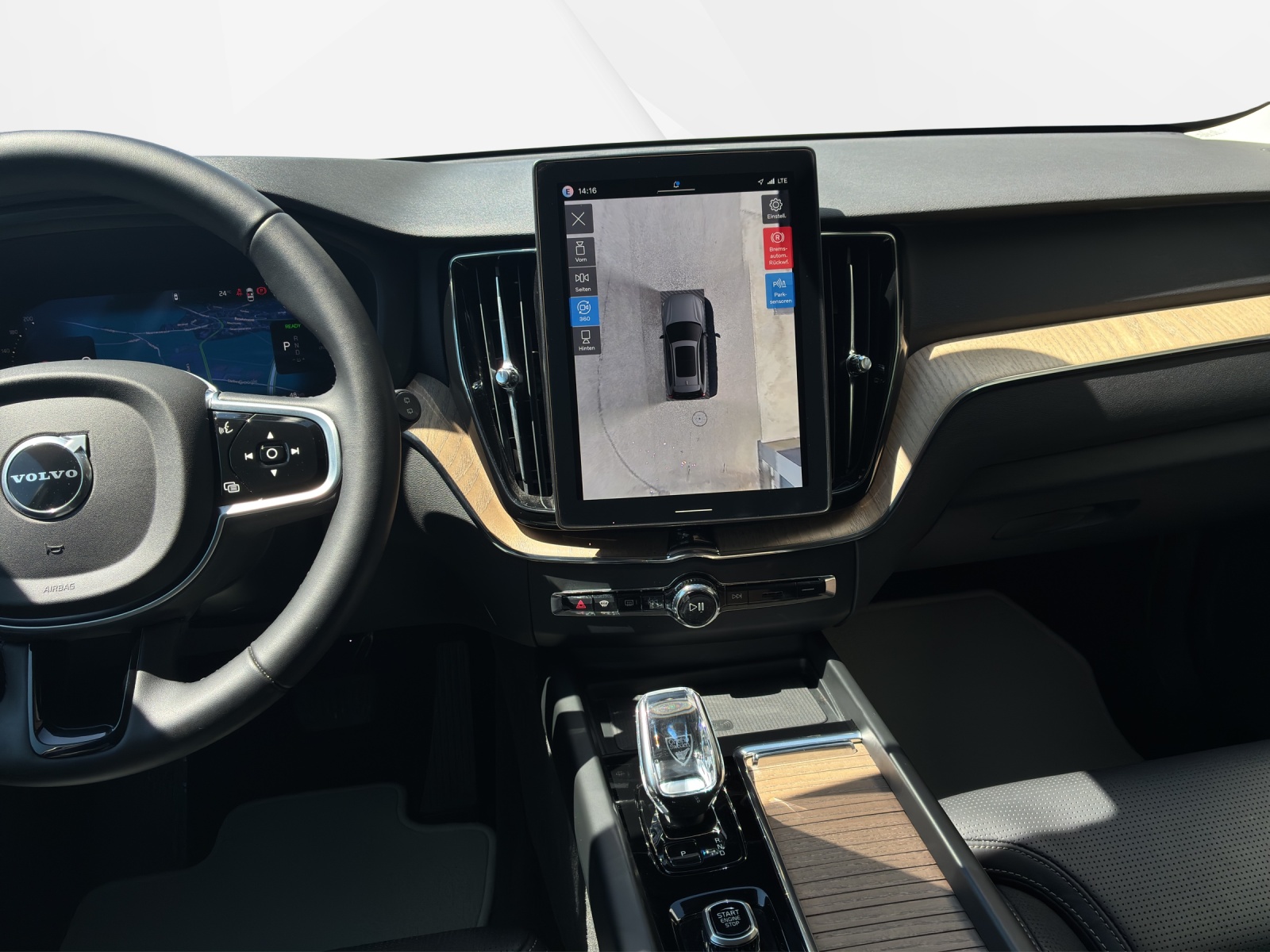 VOLVO XC60 2.0 T6 TE Plus Dark eAWD-image-12