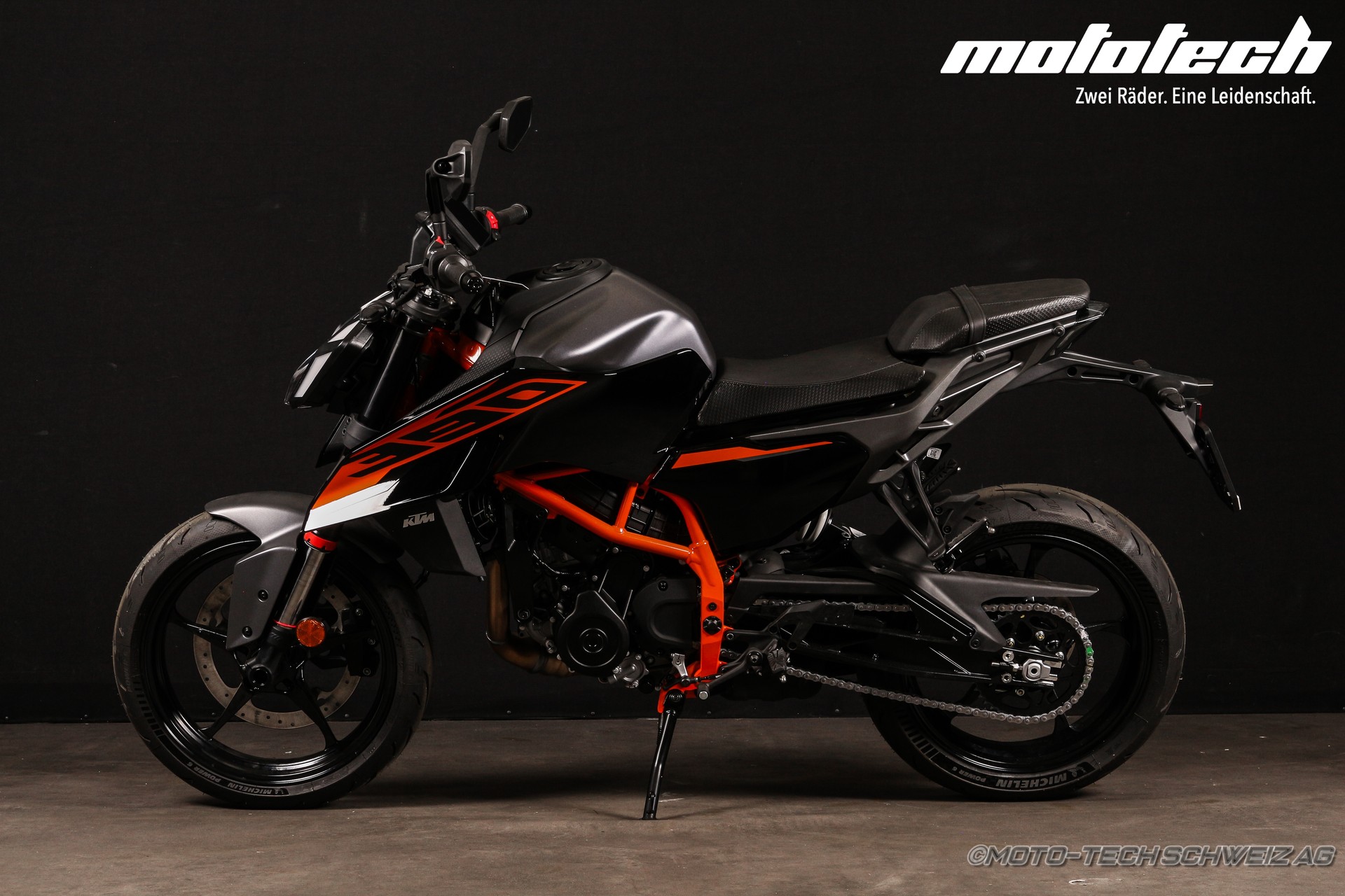 KTM 390 Duke-image-4