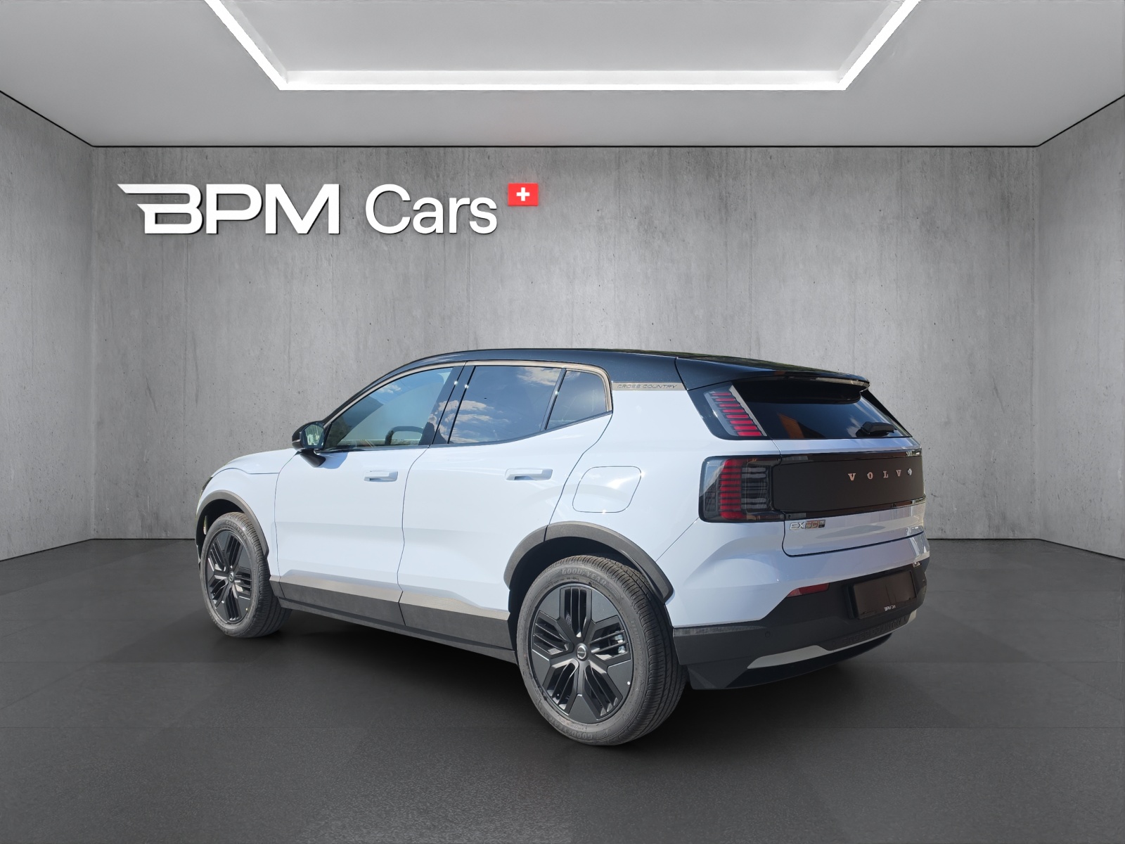 VOLVO EX30 Cross Country P8 69 kWh AWD Plus-showroom-element-2