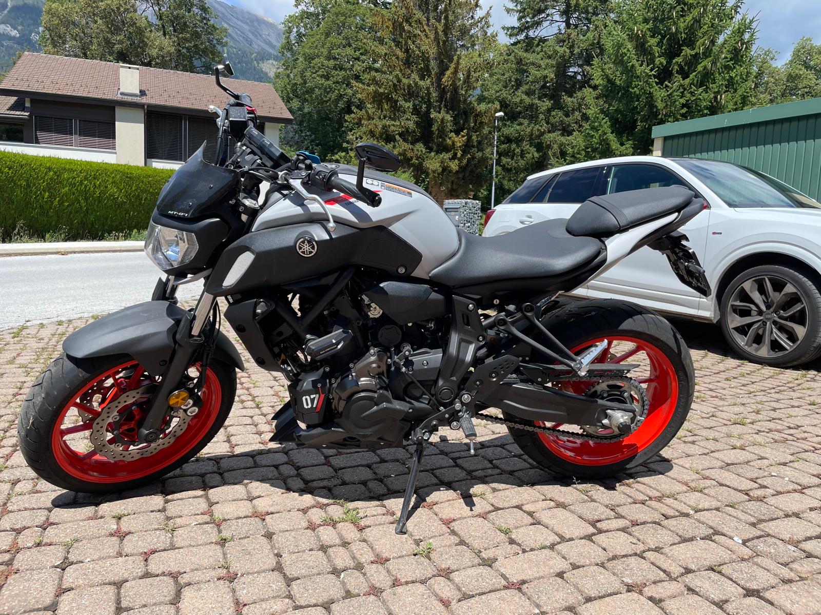 YAMAHA MT-07-image-8