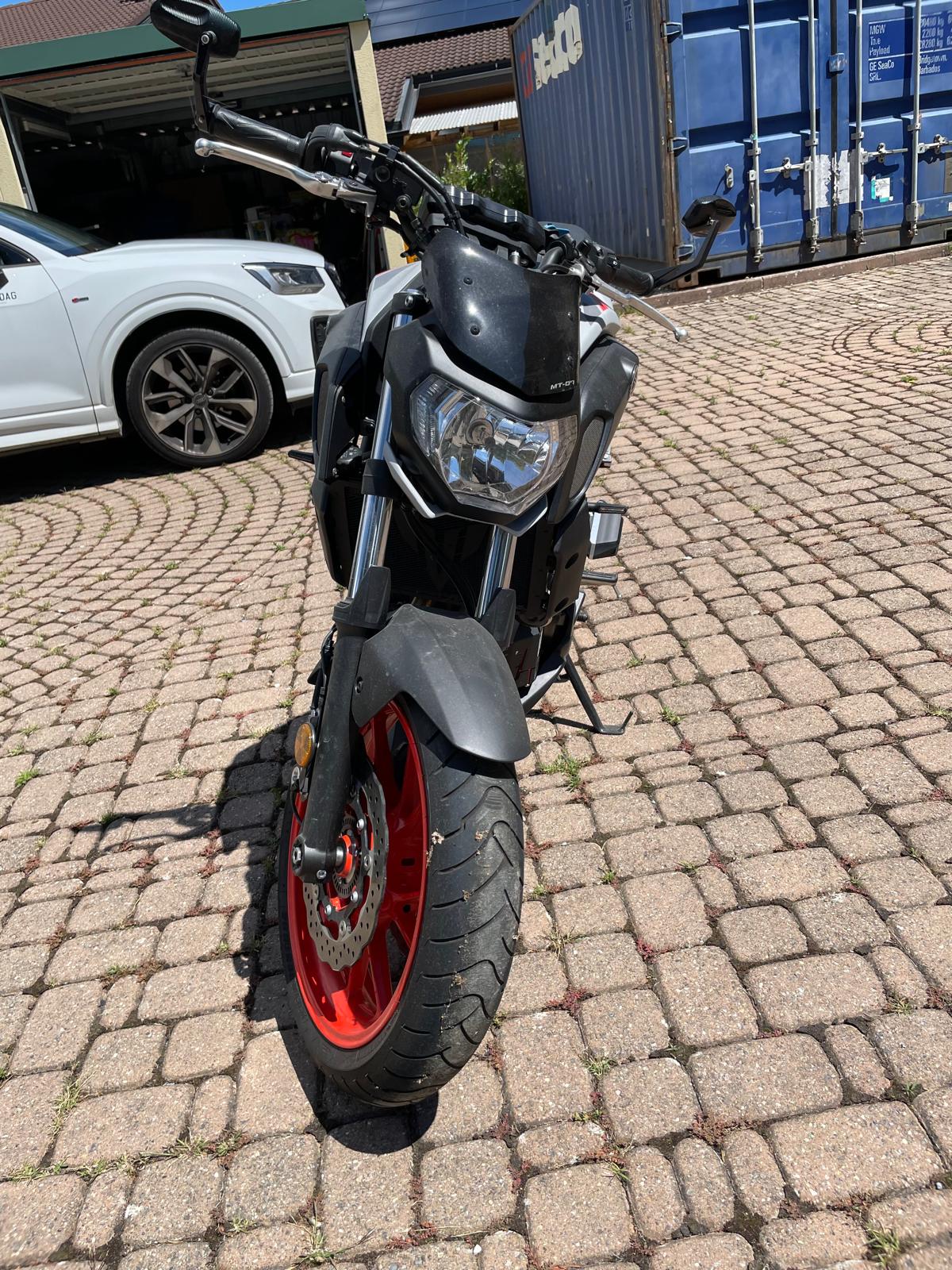 YAMAHA MT-07-image-2