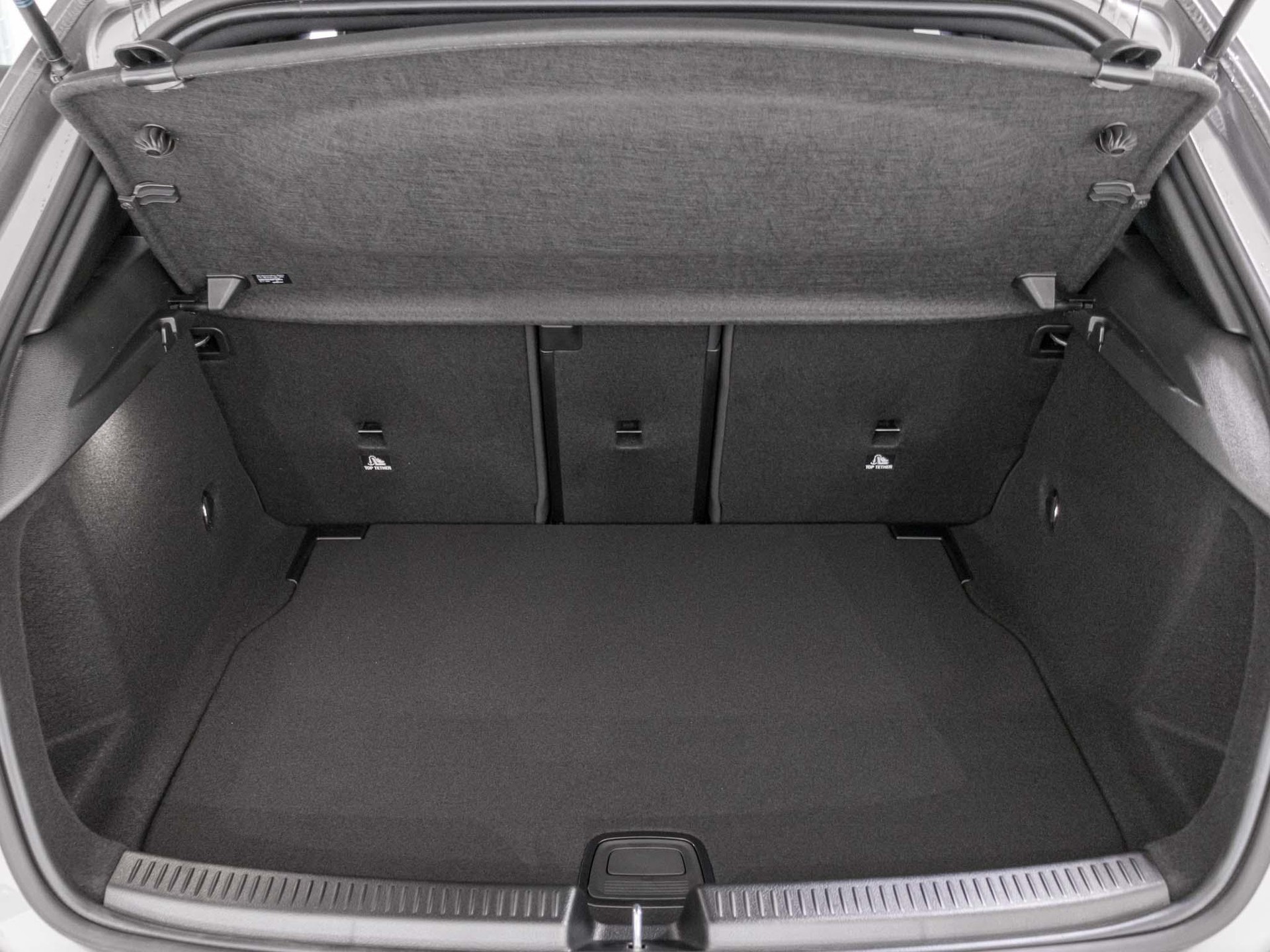 MERCEDES-BENZ A 35 AMG 4matic-image-13