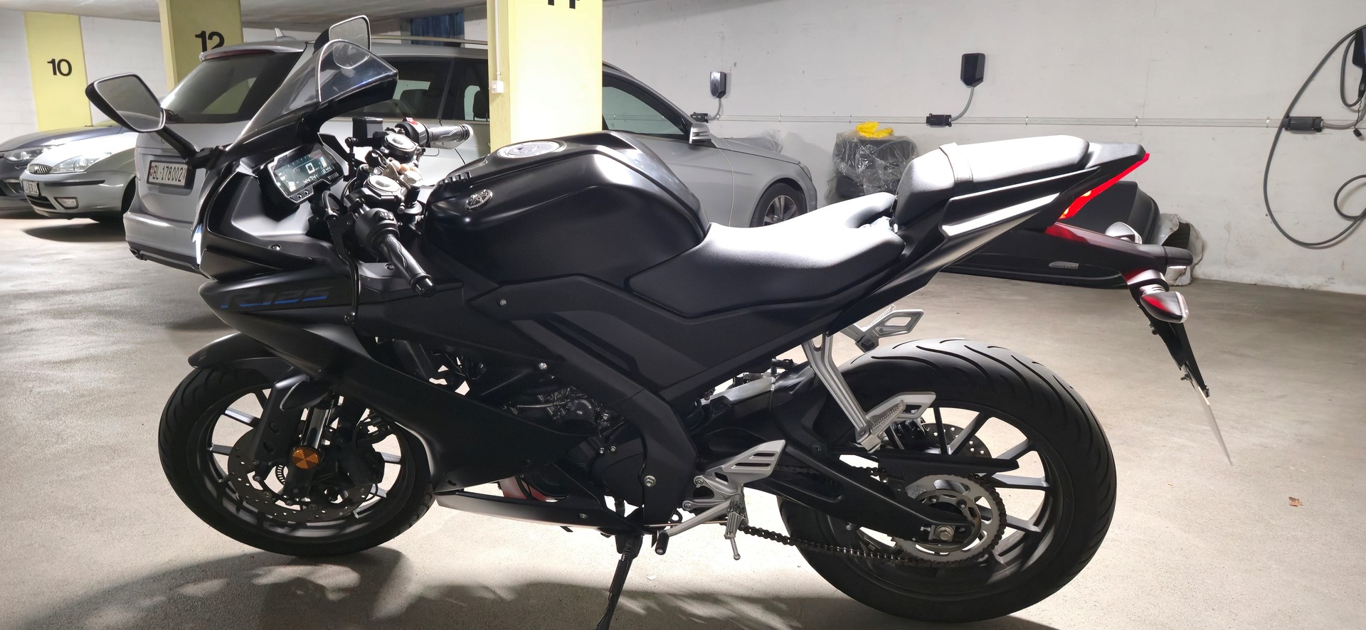 YAMAHA YZF-R 125 ABS-image-2