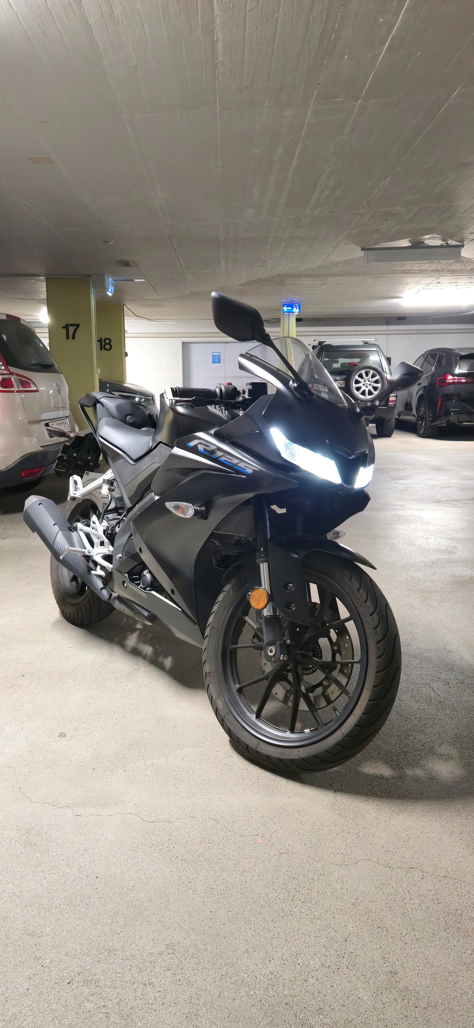 YAMAHA YZF-R 125 ABS-image-0