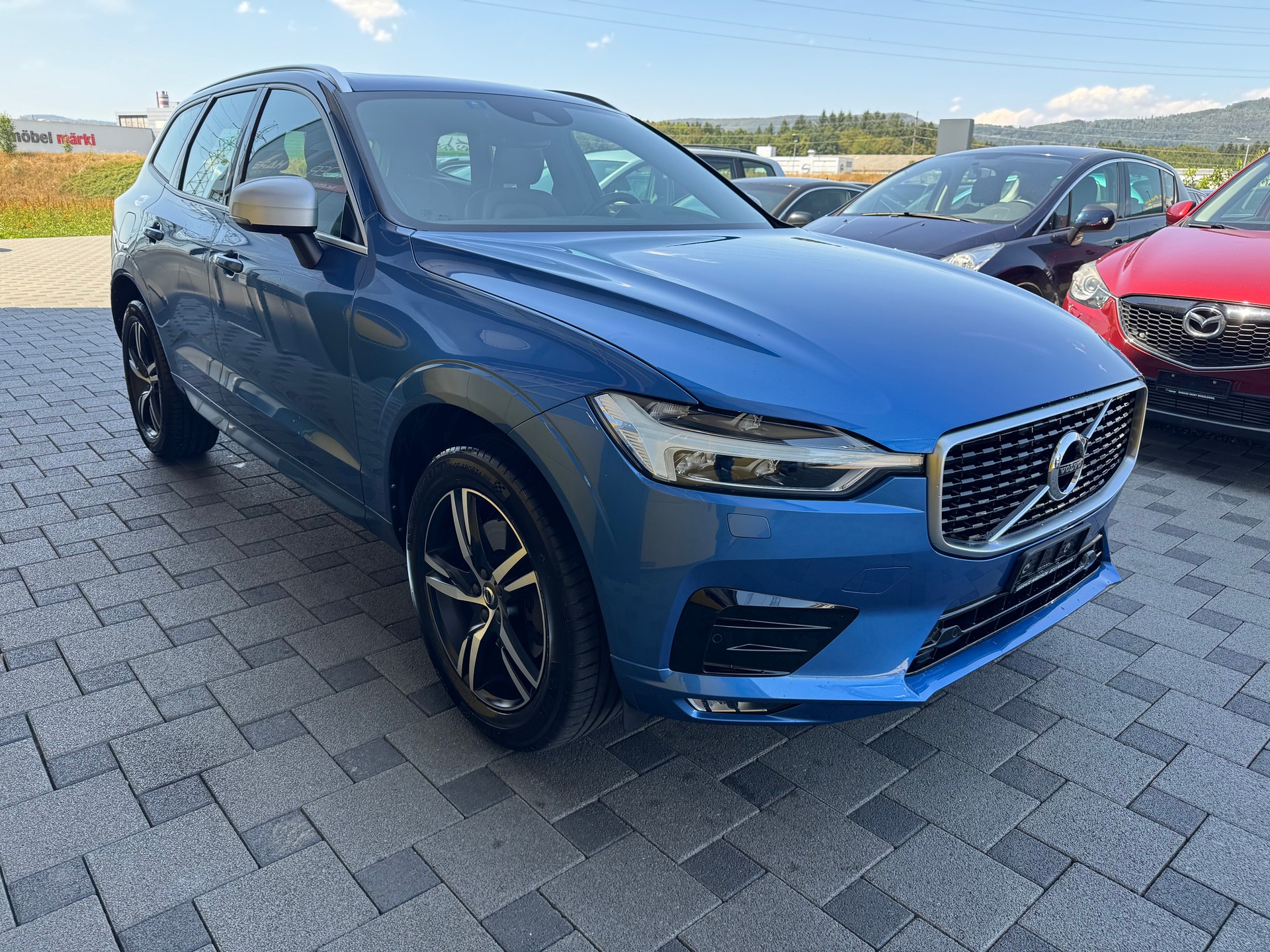 VOLVO XC60 D4 AWD R-Design Geartronic-image-2