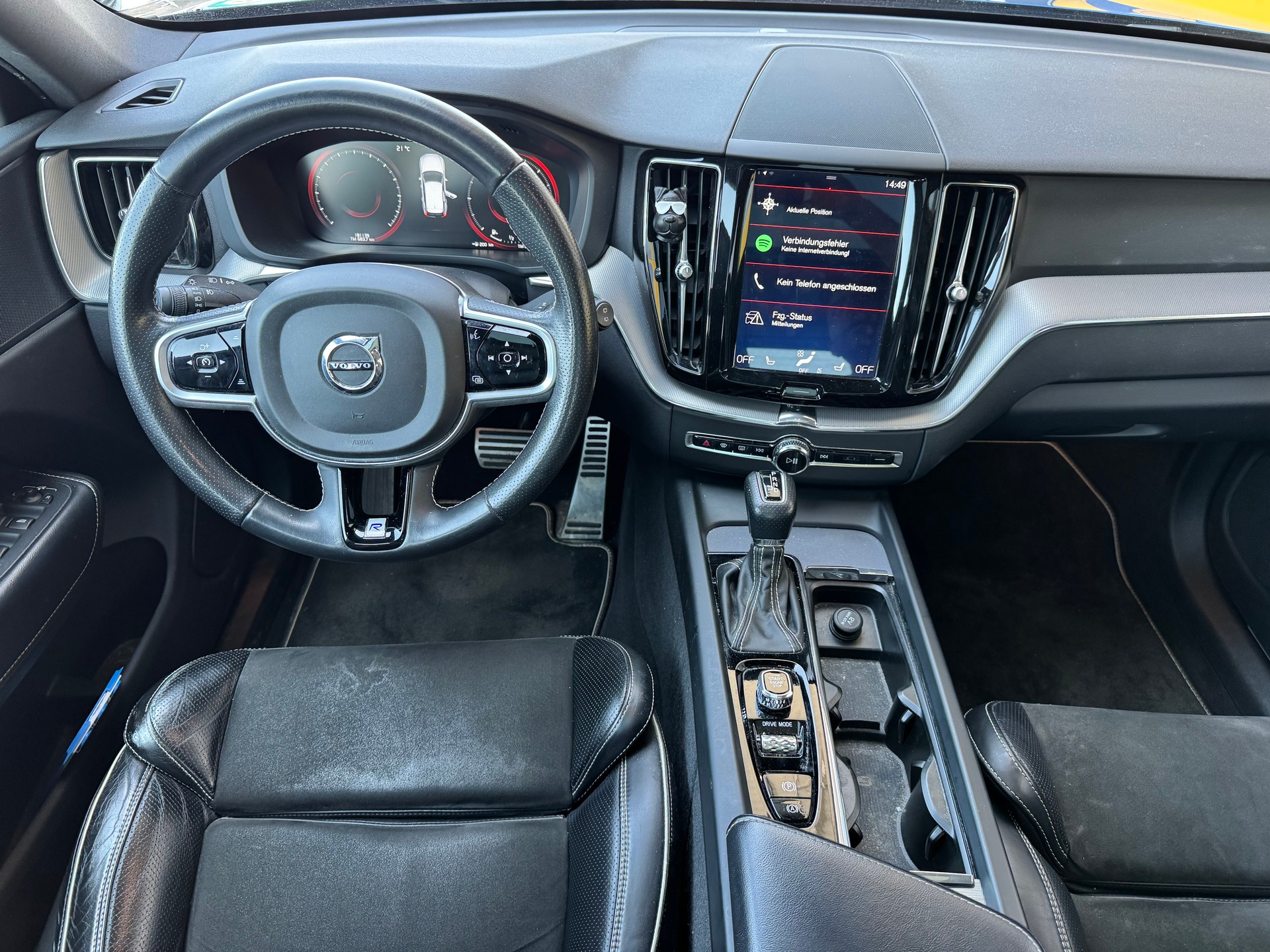VOLVO XC60 D4 AWD R-Design Geartronic-image-13