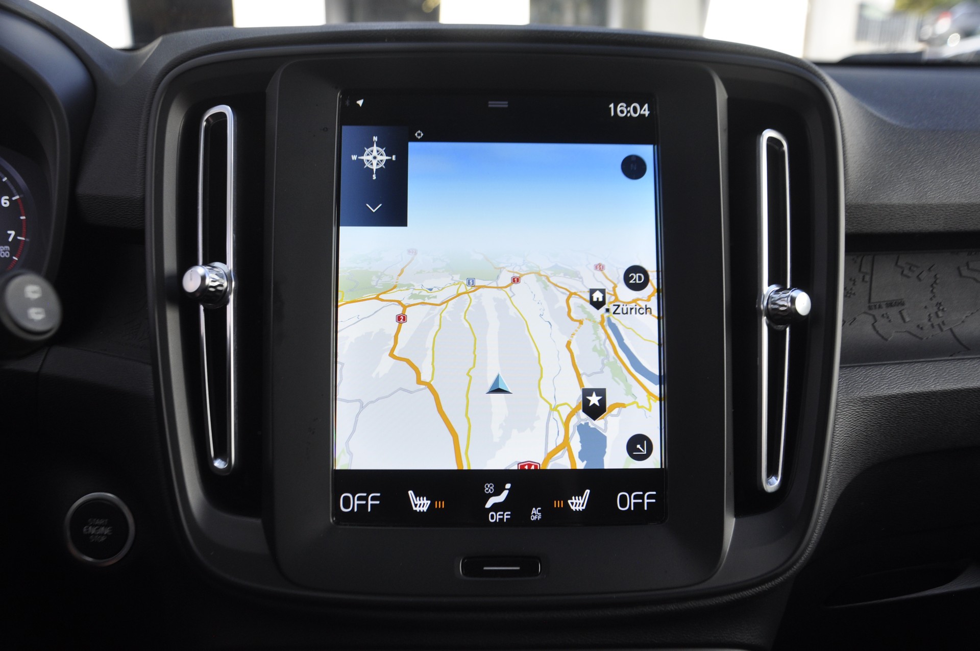 VOLVO XC40 T2 Momentum Light Geartronic-image-10