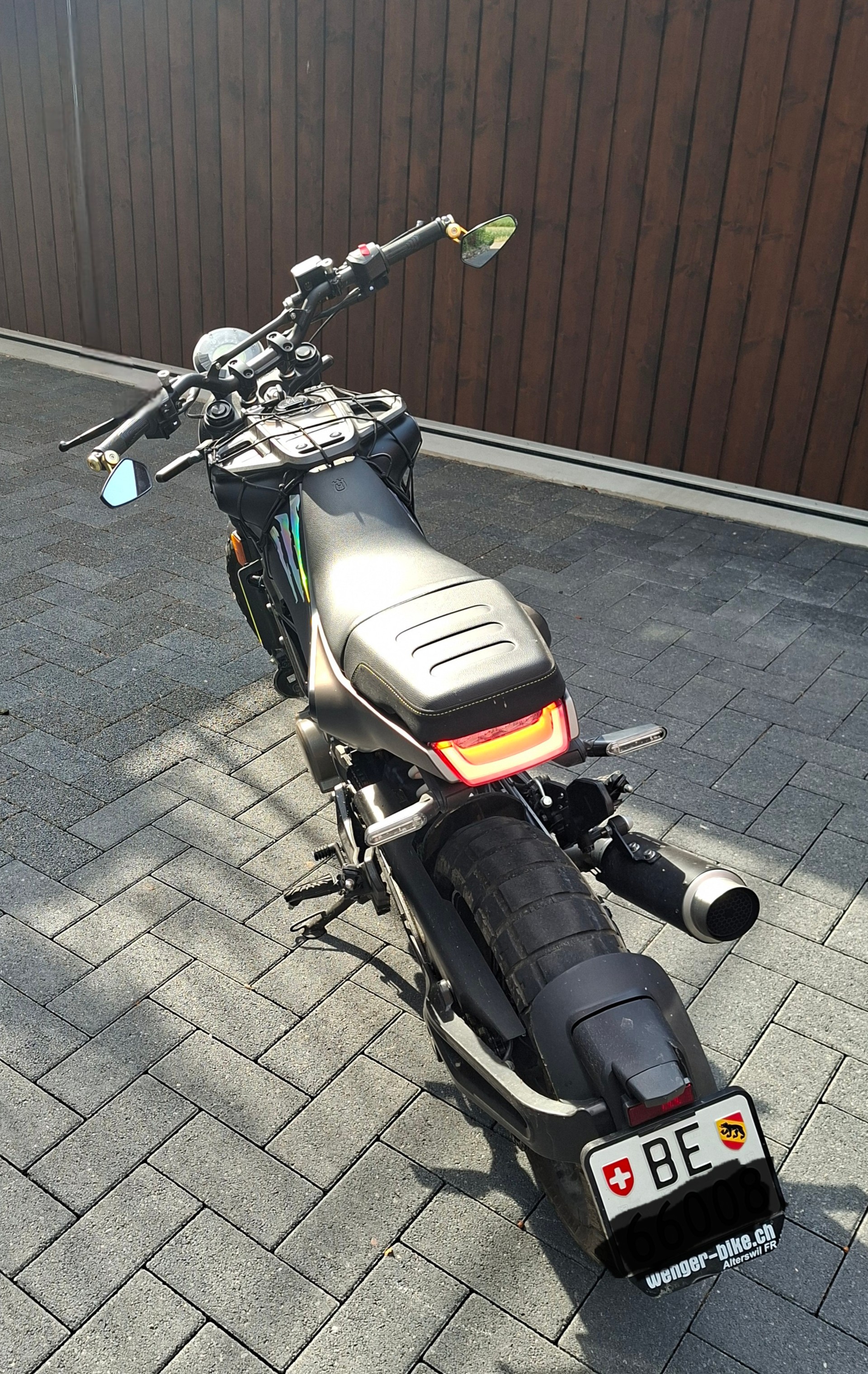 HUSQVARNA Svartpilen 801-image-9