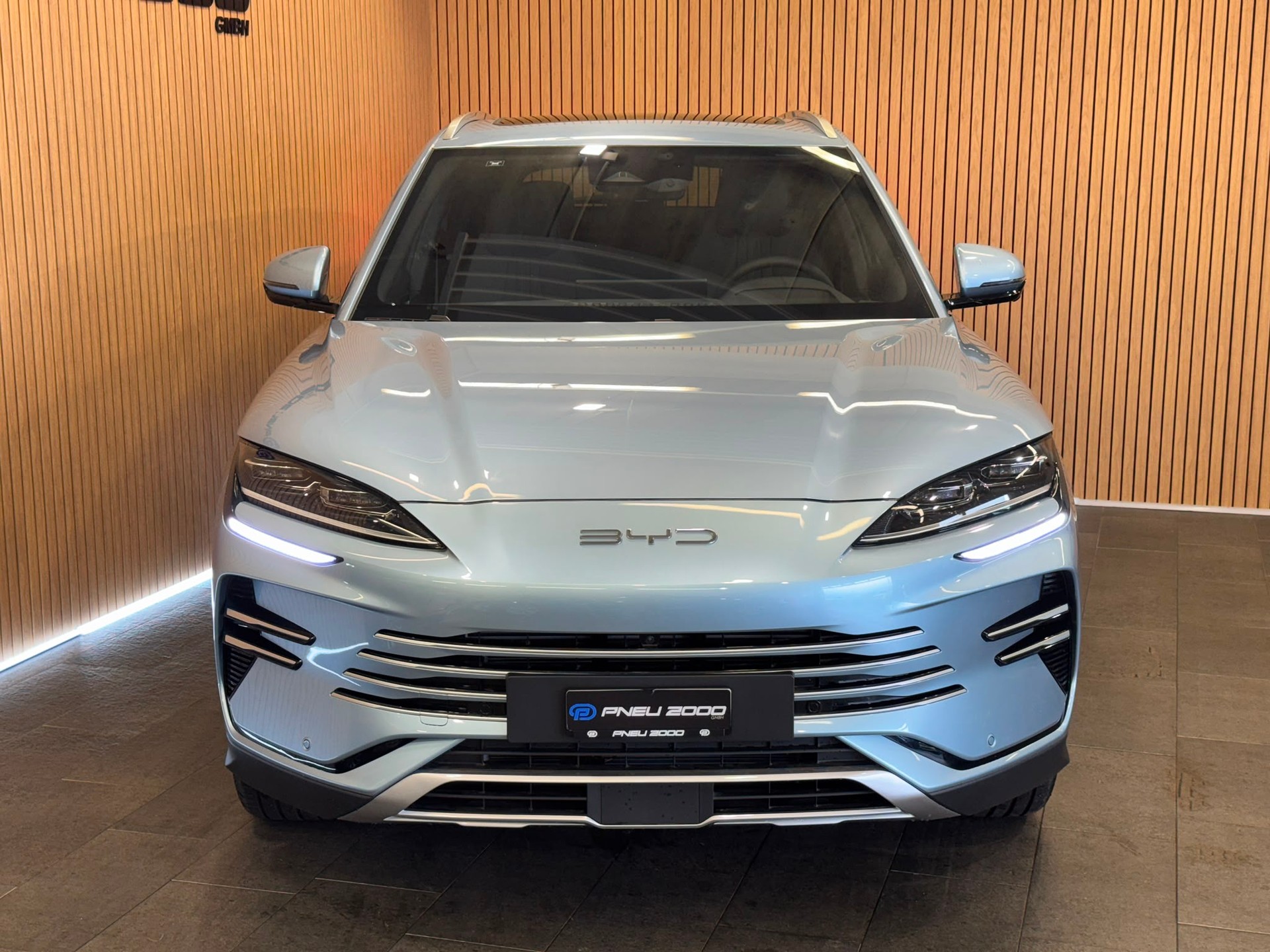 BYD Seal U DM-i Design AWD *Tian Qing*-showroom-element-1