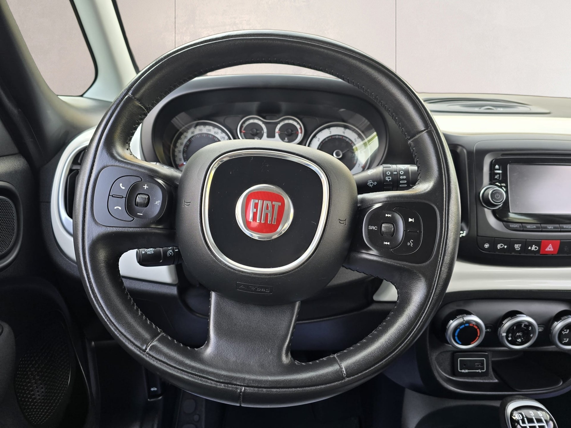 FIAT 500L 1.4 TB 16V Pop Star-image-9