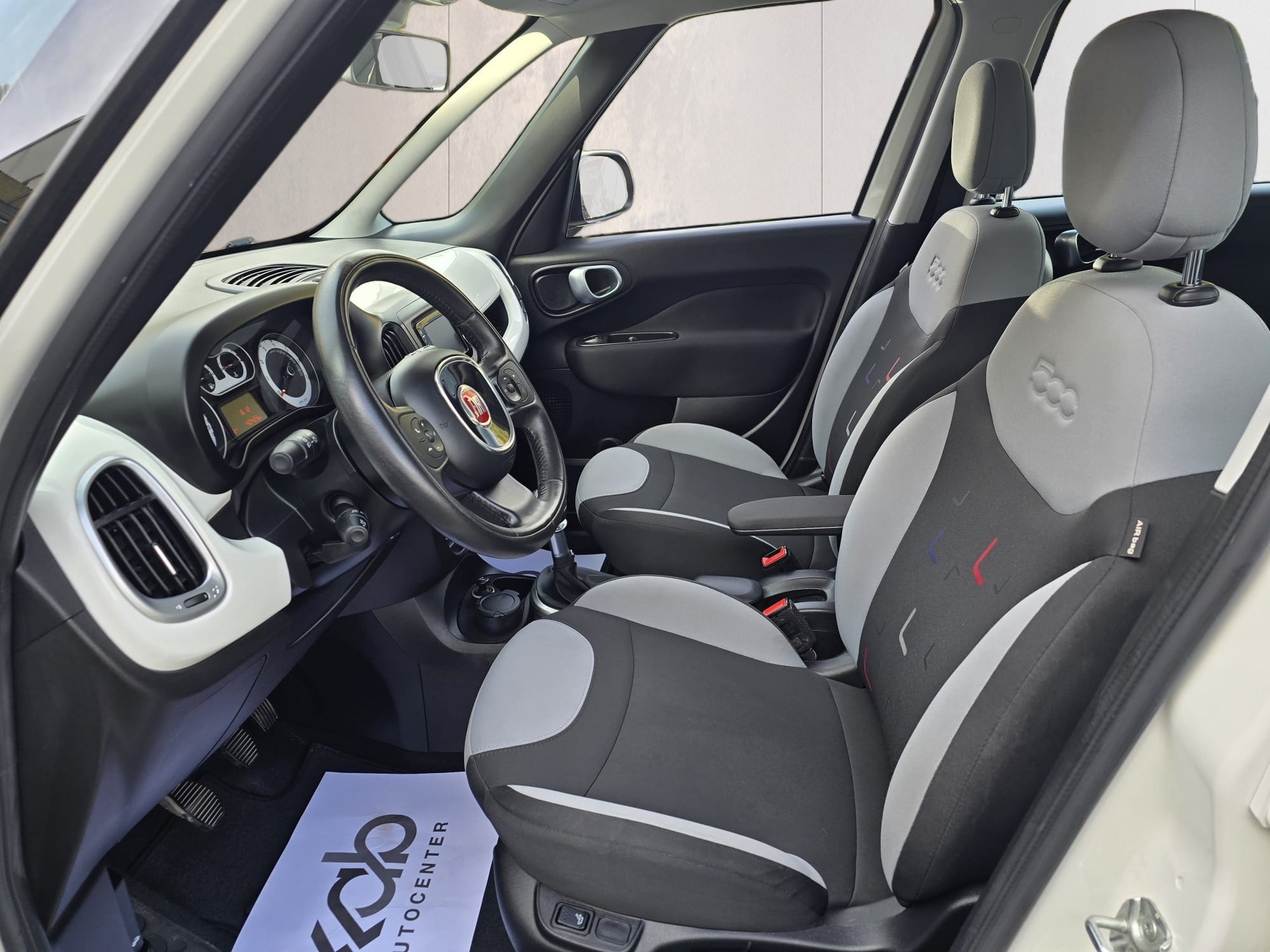 FIAT 500L 1.4 TB 16V Pop Star-image-15