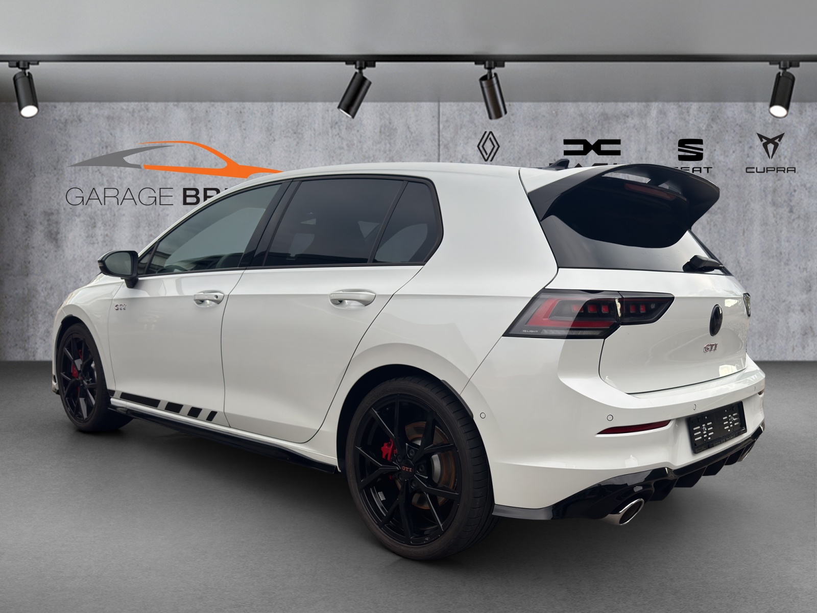 VW Golf 2.0 TSI GTI Clubsport DSG-showroom-element-3