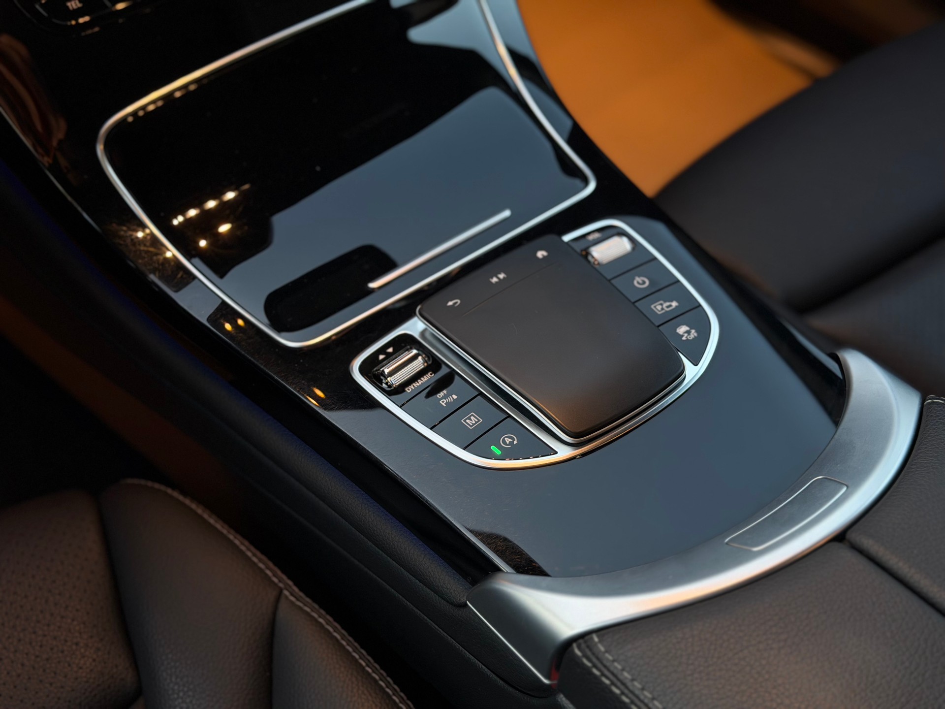 MERCEDES-BENZ GLC 220 d 4Matic 9G-Tronic-image-17