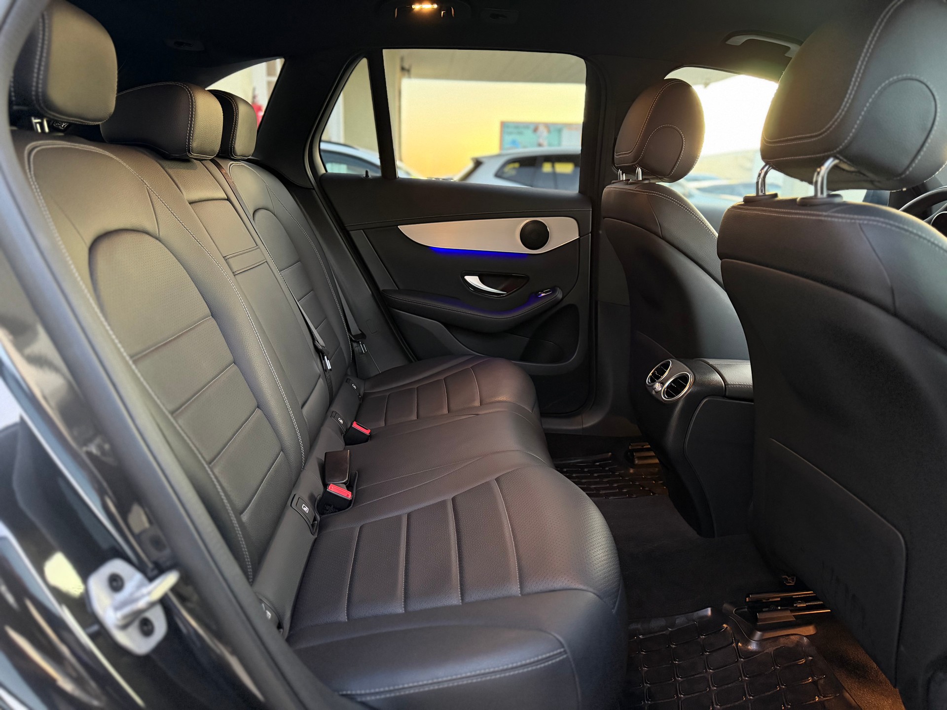 MERCEDES-BENZ GLC 220 d 4Matic 9G-Tronic-image-12
