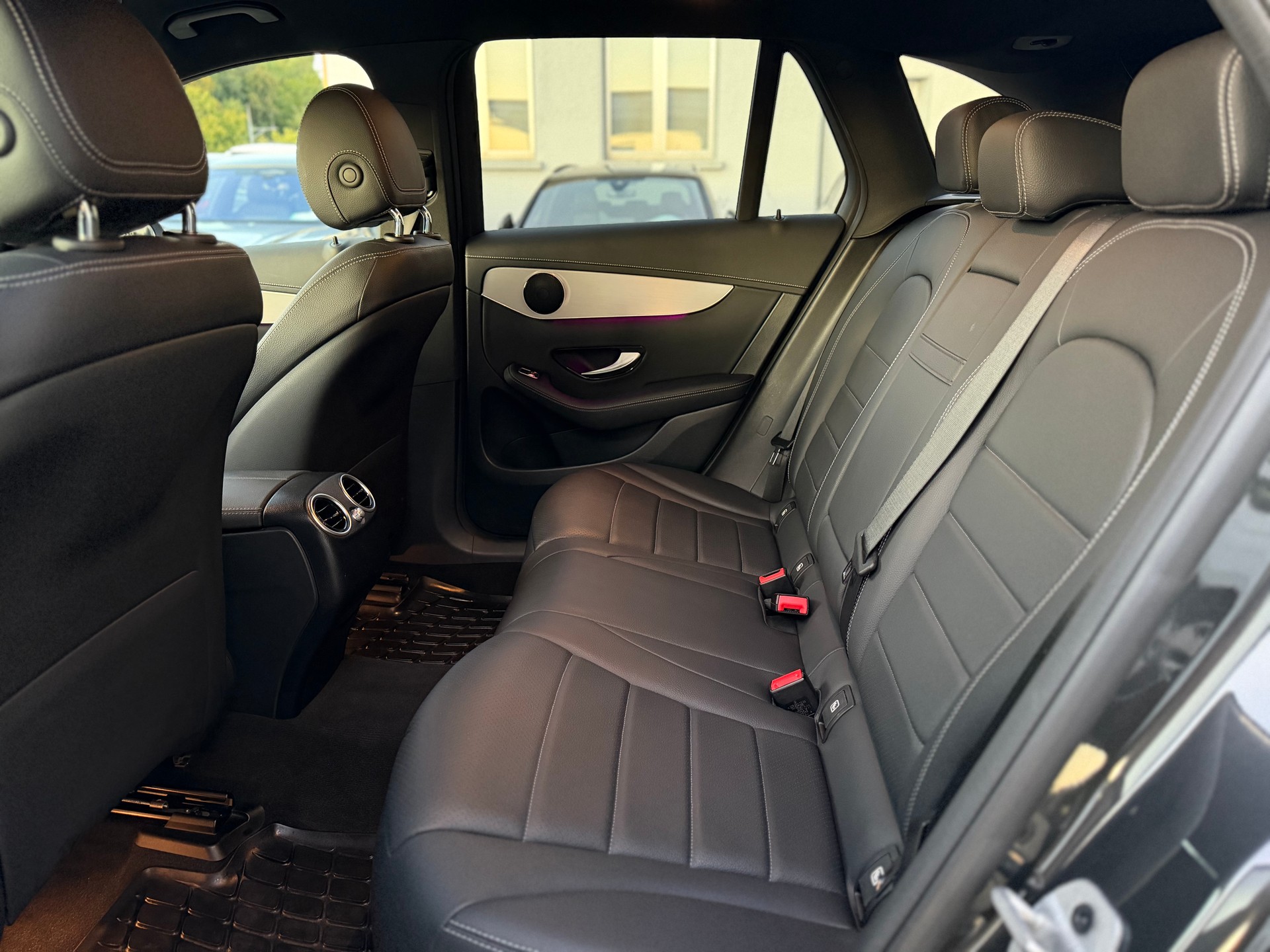MERCEDES-BENZ GLC 220 d 4Matic 9G-Tronic-image-10