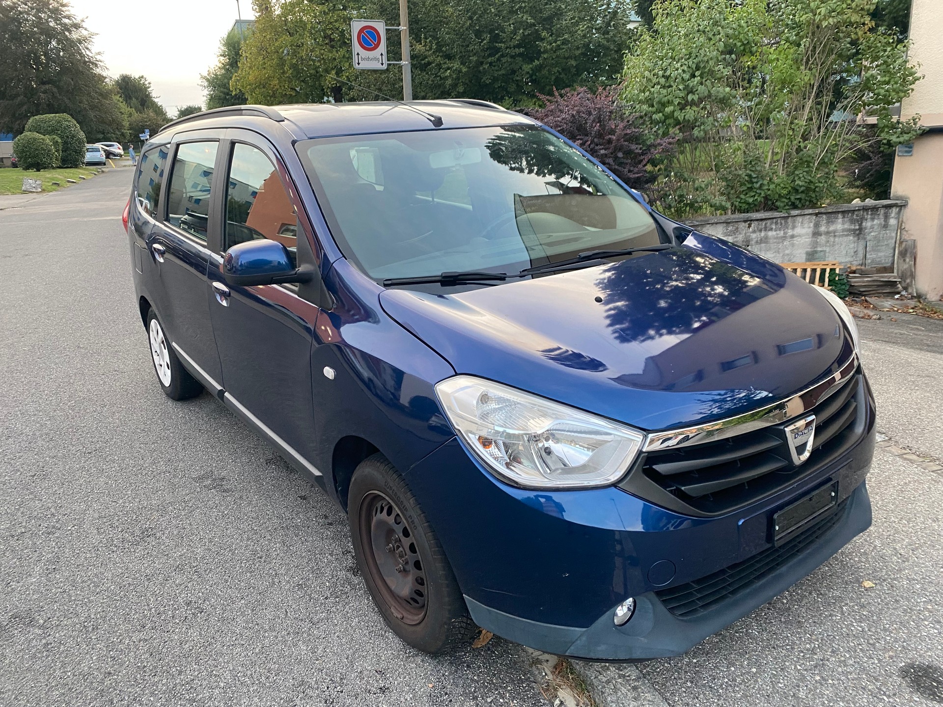 DACIA Lodgy 1.2 Turbo Ambiance 5PL-image-1