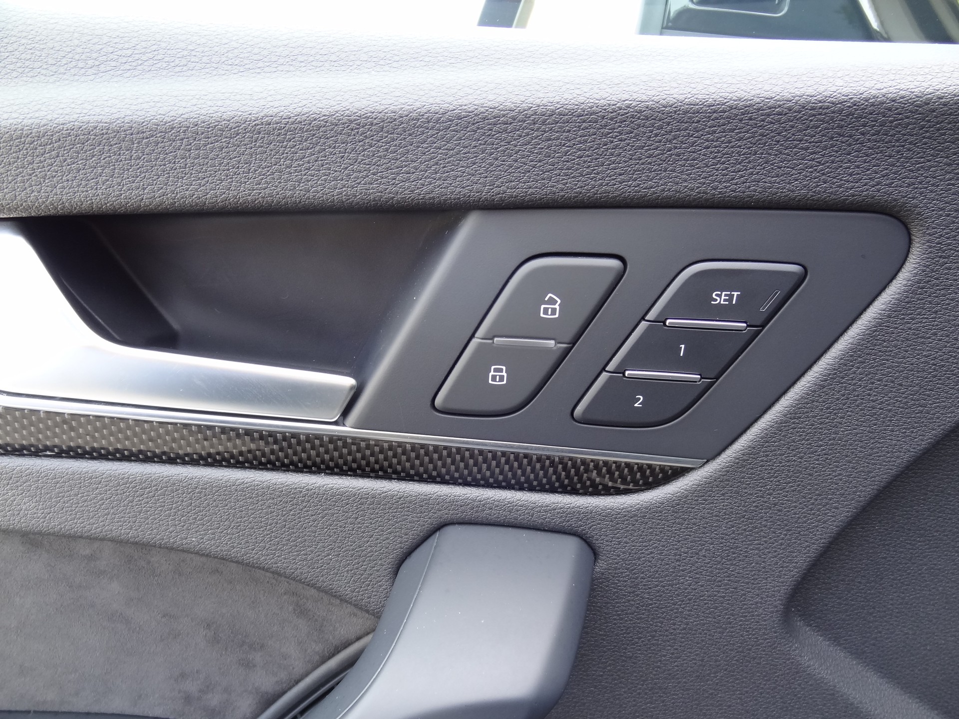 AUDI SQ5 TDI quattro tiptronic-image-12
