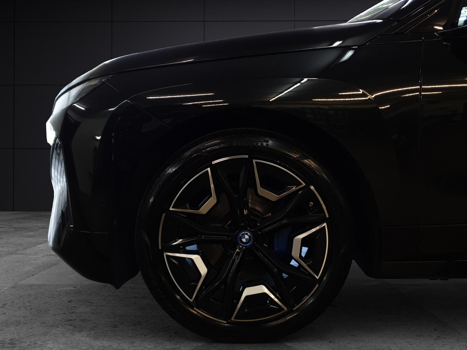 BMW iX xDrive50-image-8