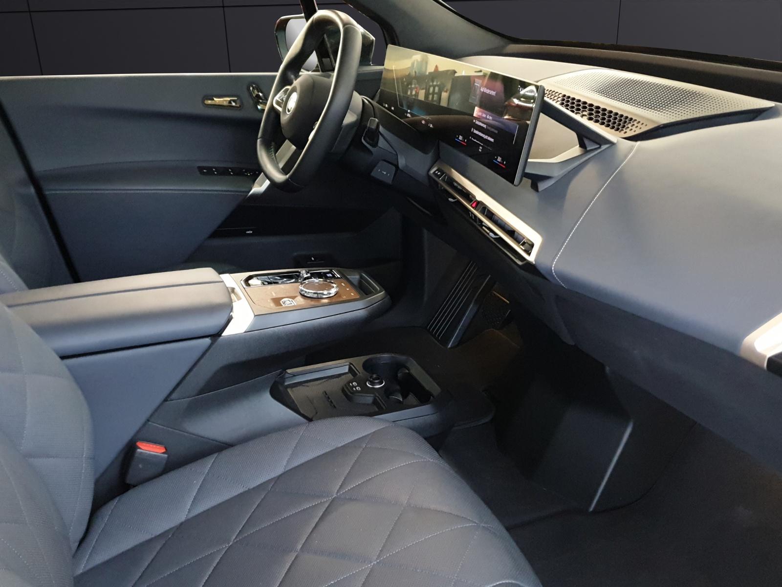 BMW iX xDrive50-image-14