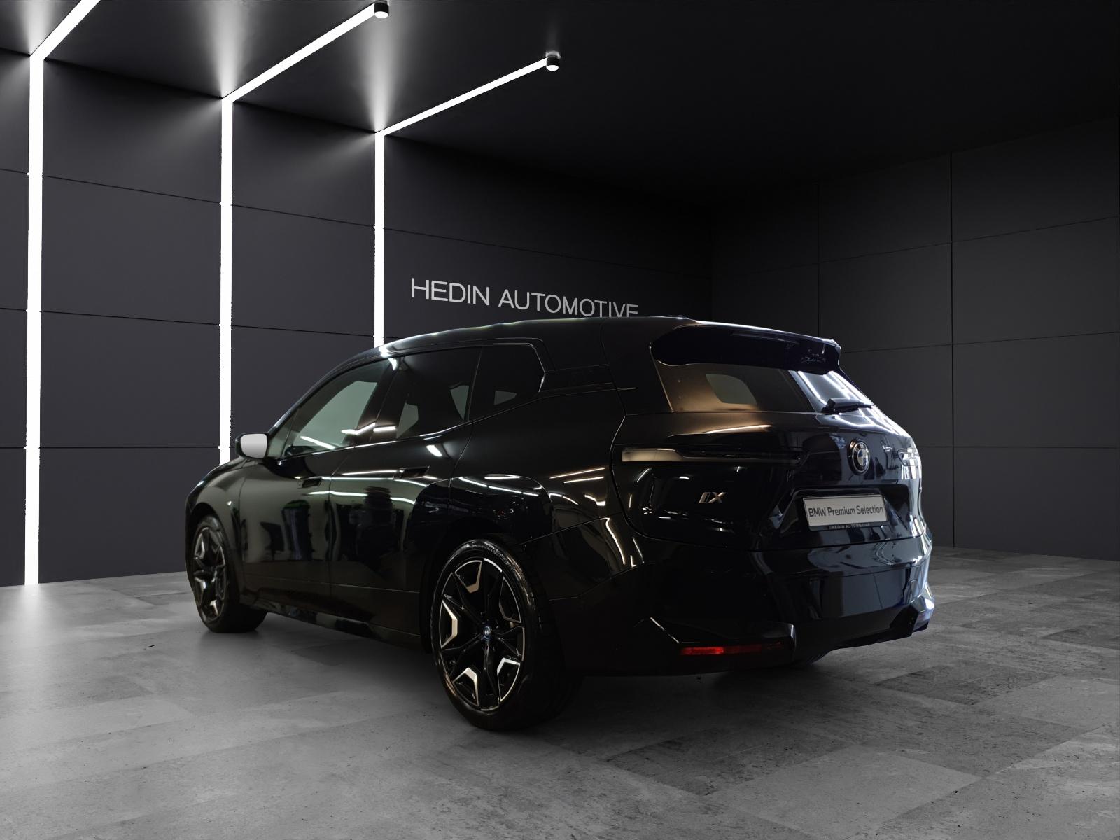 BMW iX xDrive50-showroom-element-2