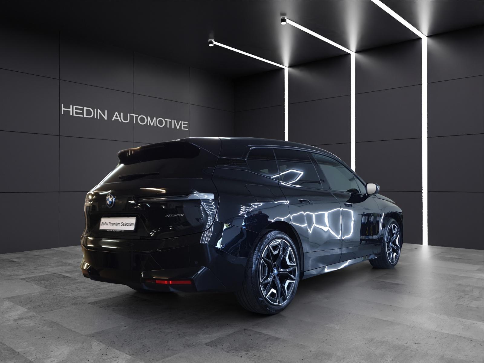 BMW iX xDrive50-image-4