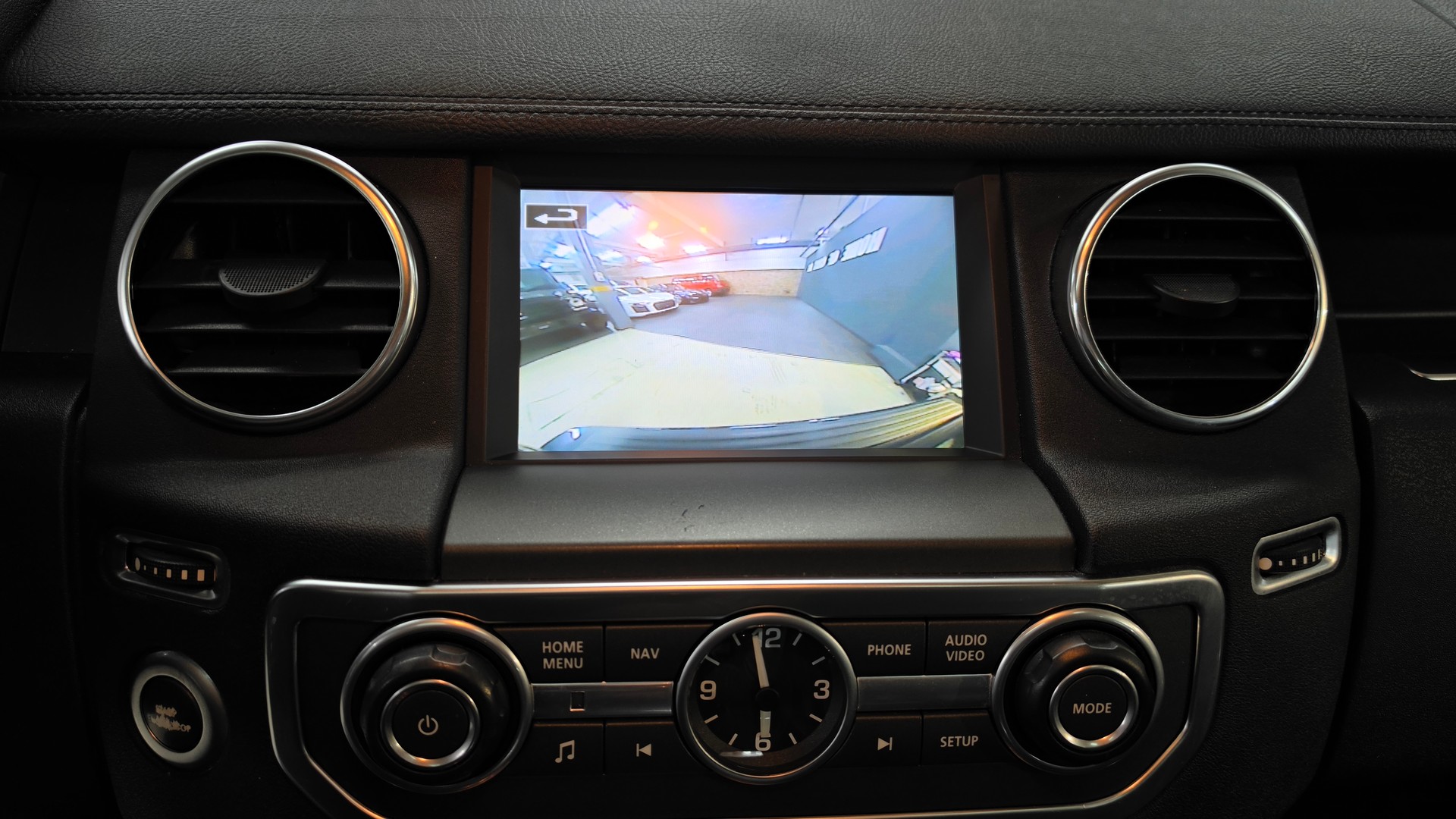 LAND ROVER Discovery 3.0 SDV6 HSE Automatic-image-30
