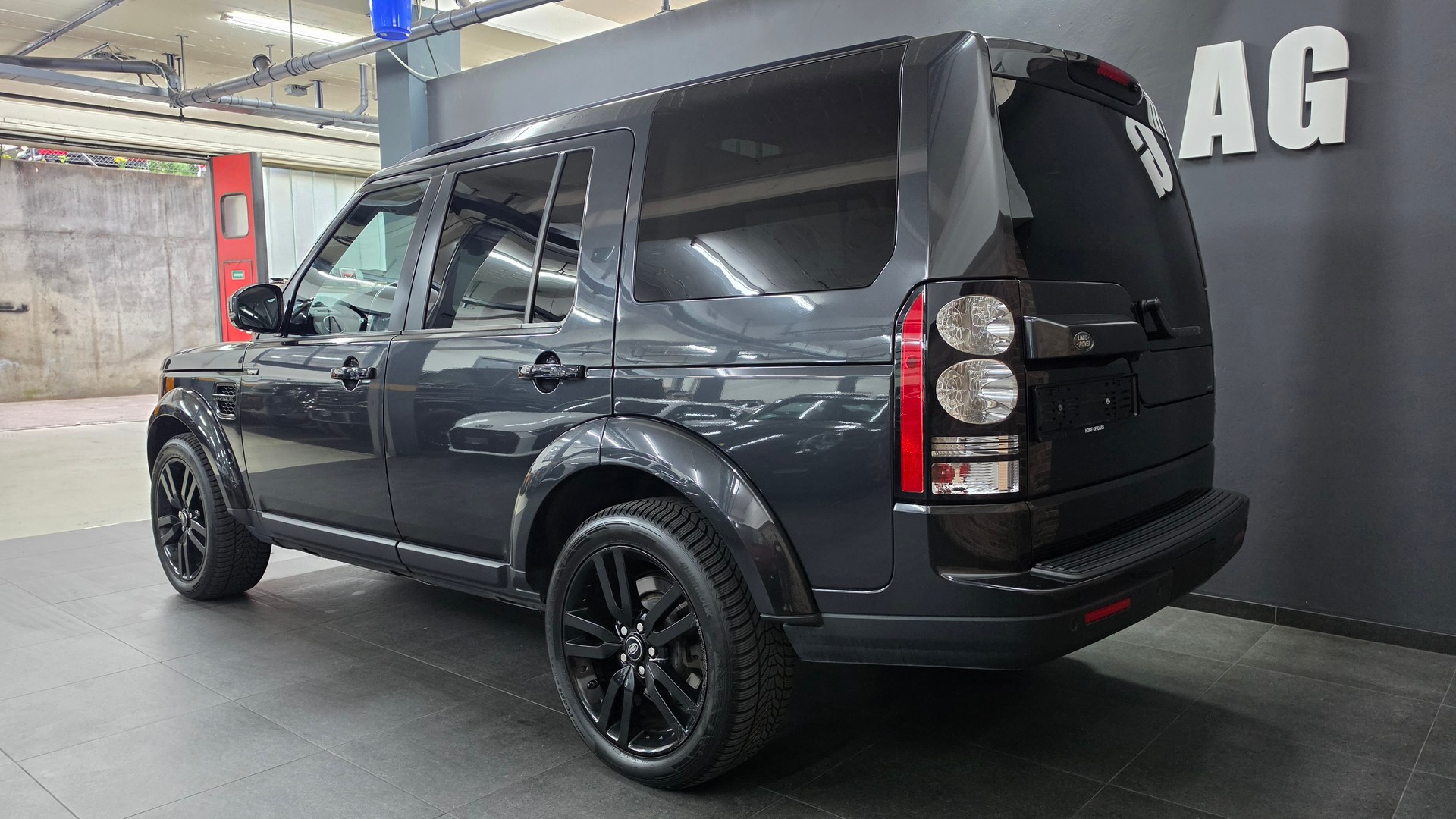 LAND ROVER Discovery 3.0 SDV6 HSE Automatic-image-6