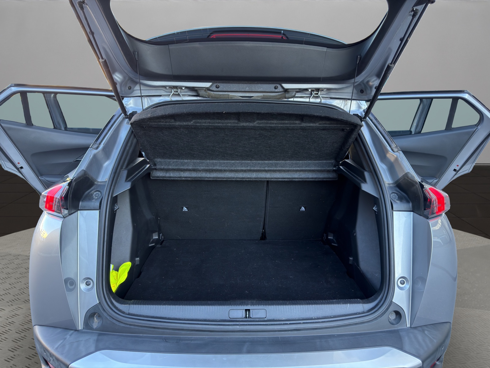 PEUGEOT 2008 1.2 PureTech Active-image-18