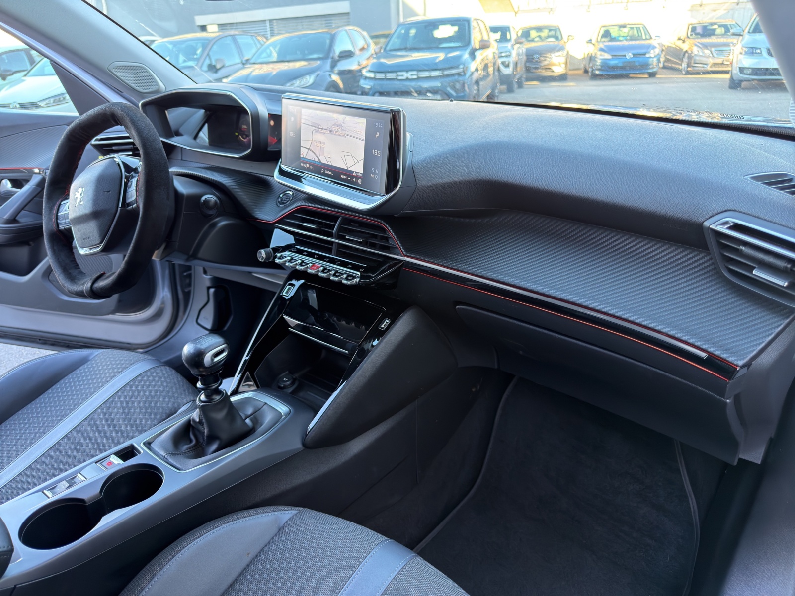 PEUGEOT 2008 1.2 PureTech Active-image-25