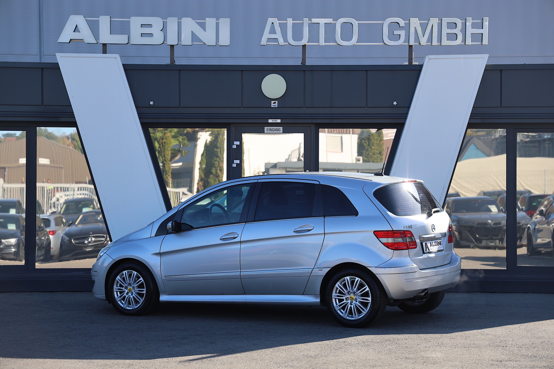 MERCEDES-BENZ B 200 *Automat* *MFK* *Frisch ab Service*-showroom-element-3