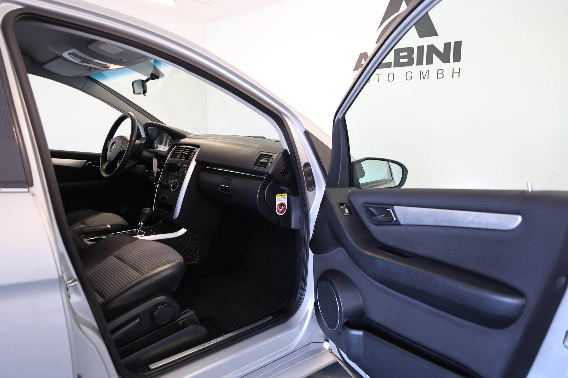 MERCEDES-BENZ B 200 *Automat* *MFK* *Frisch ab Service*-image-10