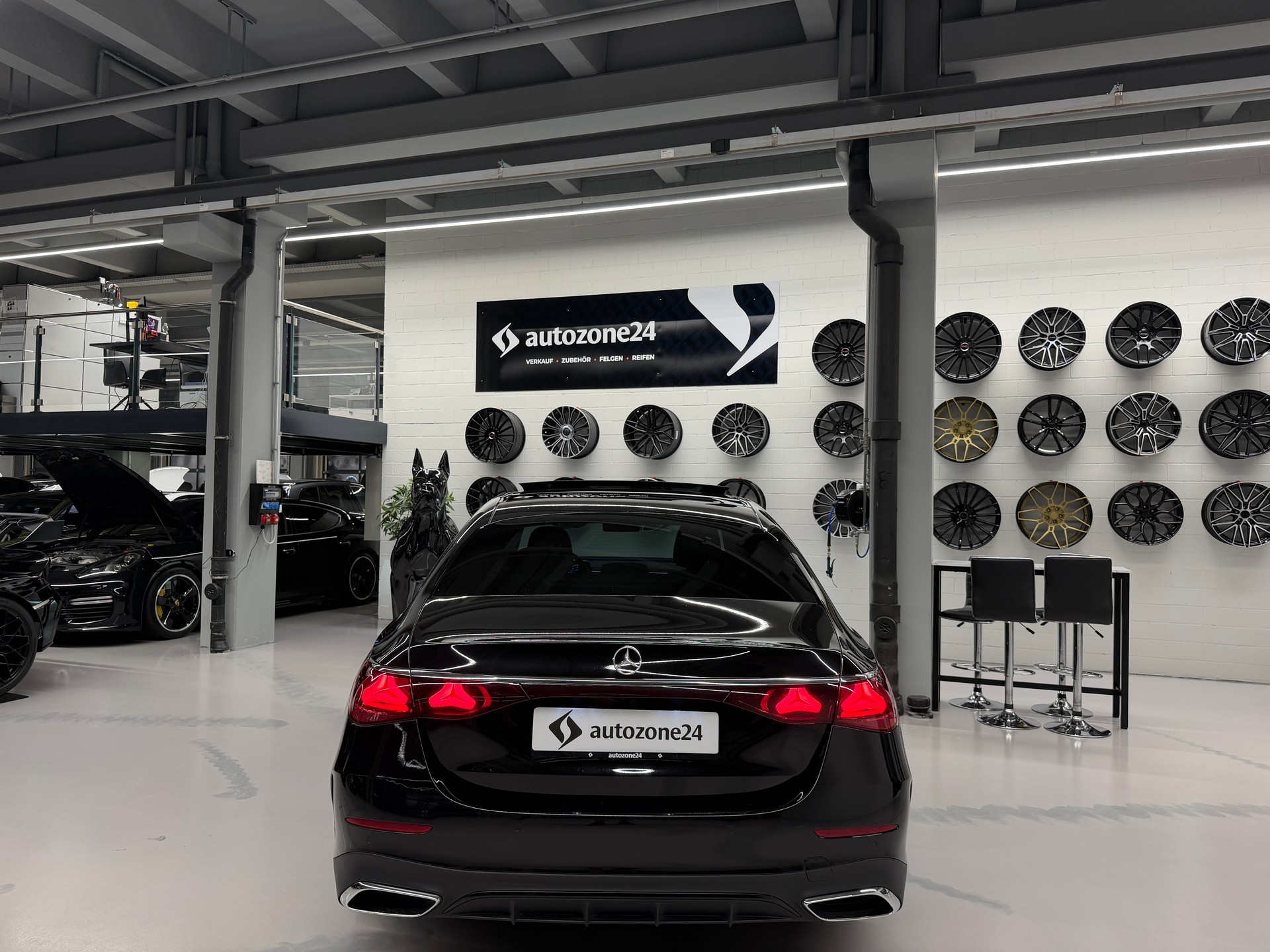 MERCEDES-BENZ E 450 d AMG Line 4matic Advanced Plus*CH-Auto*Gratis Service*Werksgarantie MSI bis 16.12.2028*-image-4