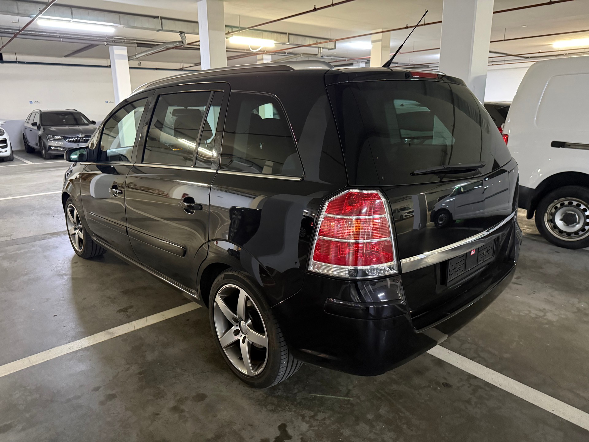 OPEL Zafira 1.8i 16V Cosmo-showroom-element-3