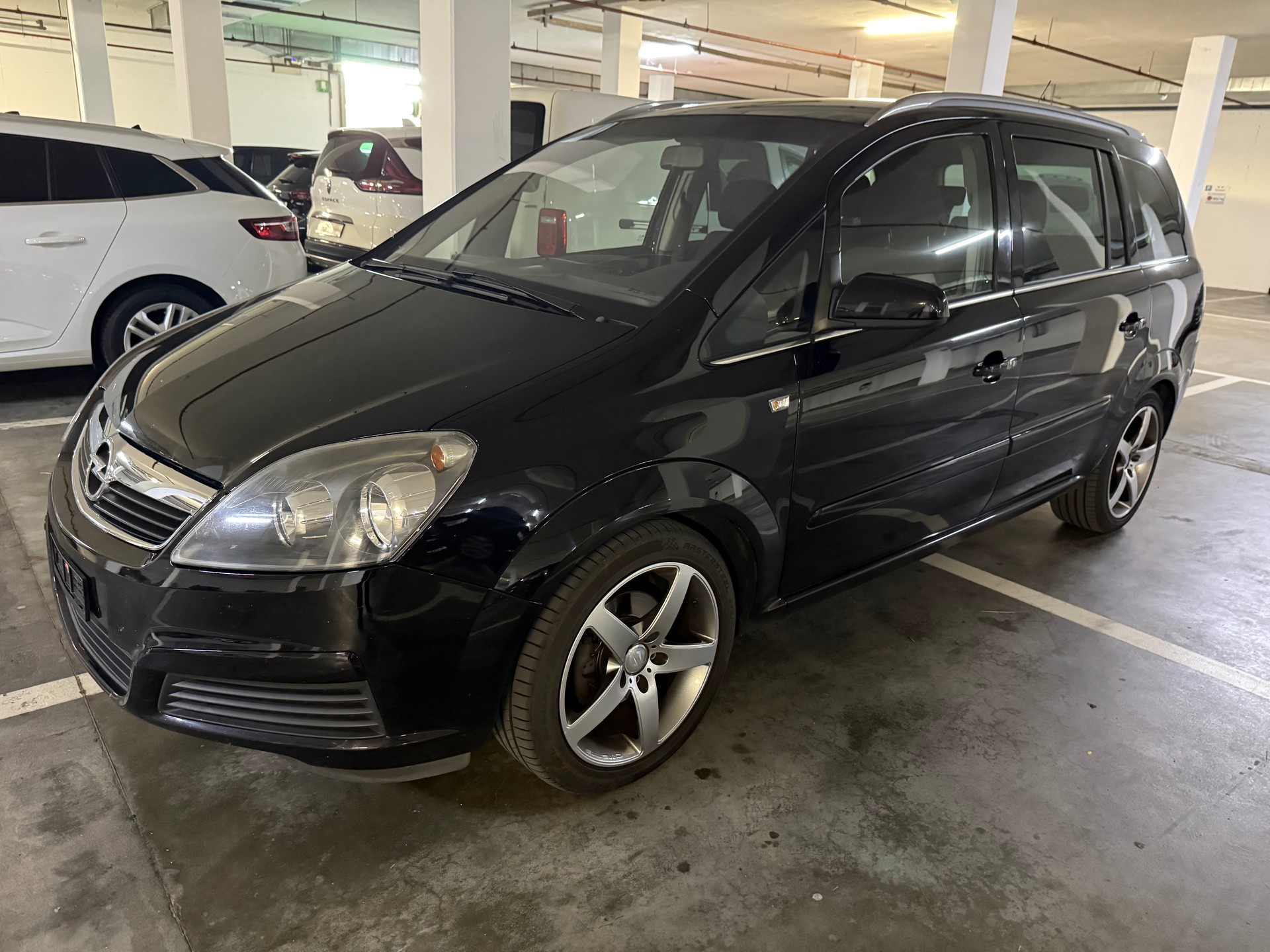 OPEL Zafira 1.8i 16V Cosmo-showroom-element-2