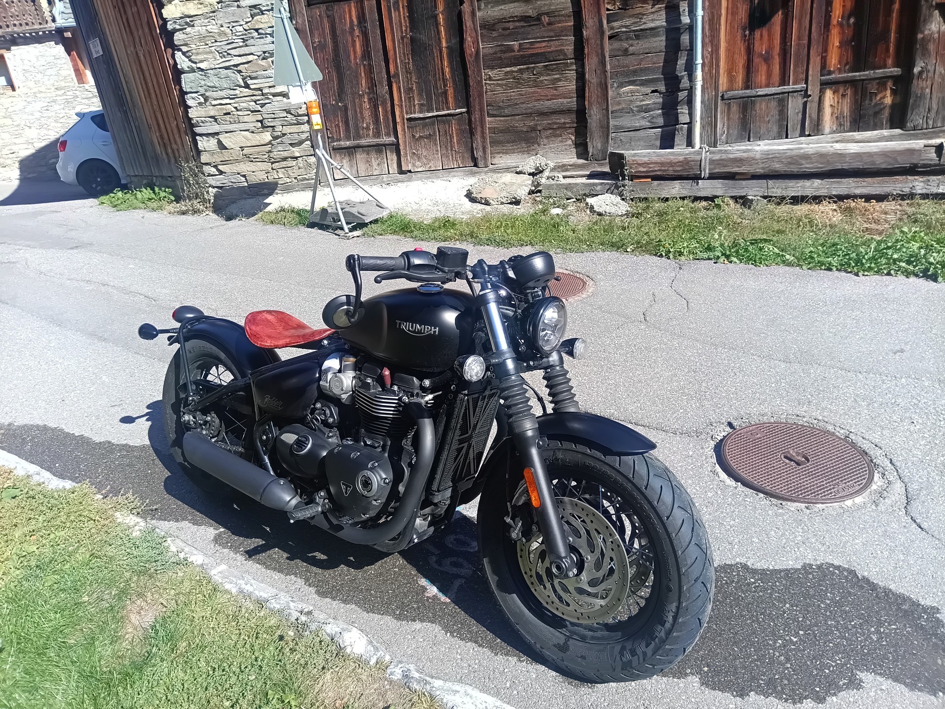TRIUMPH Bonneville 1200 Bobber Black ABS-image-0