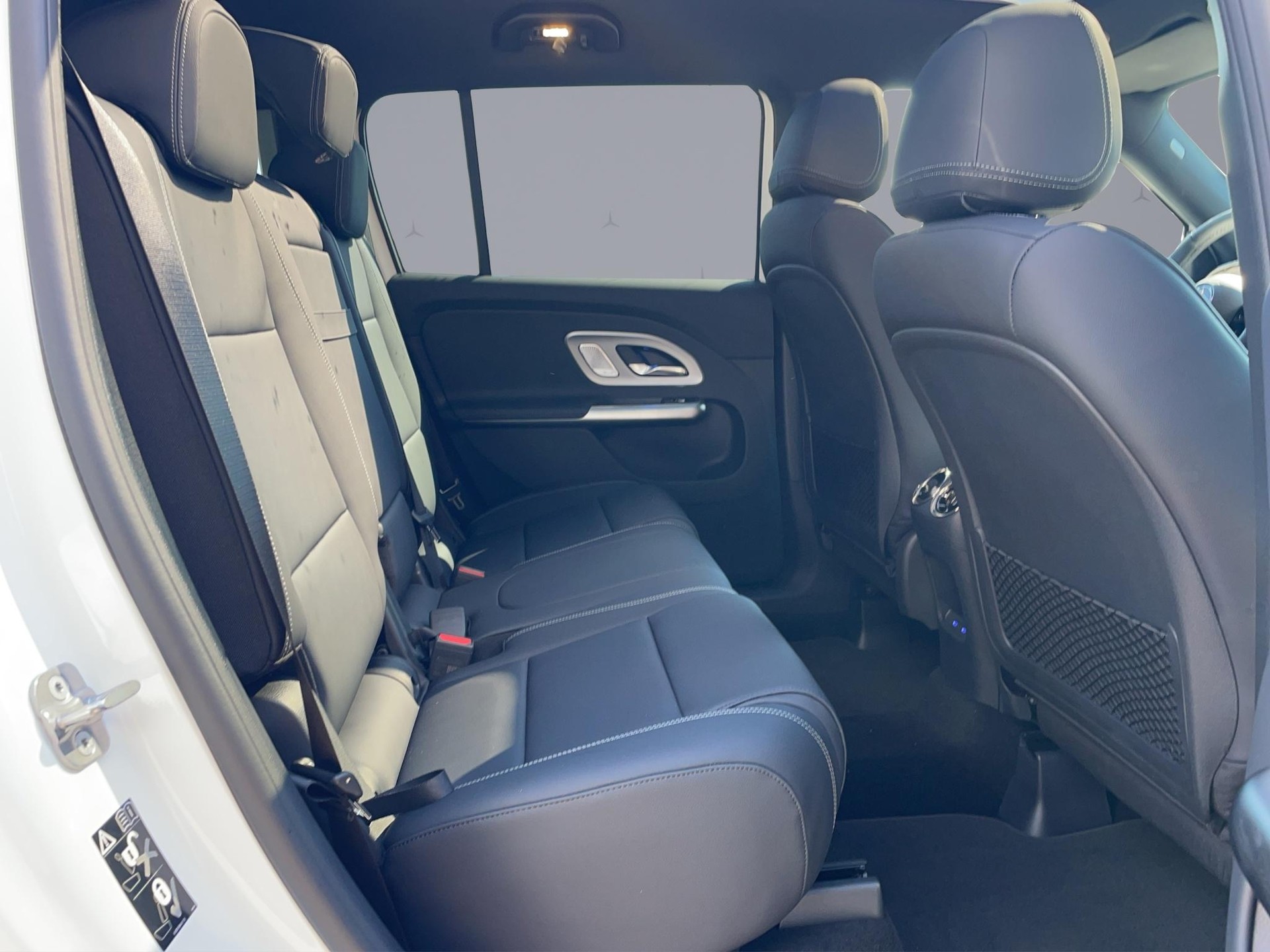 MERCEDES-BENZ GLB-Klasse X248 GLB 220 4matic-image-17