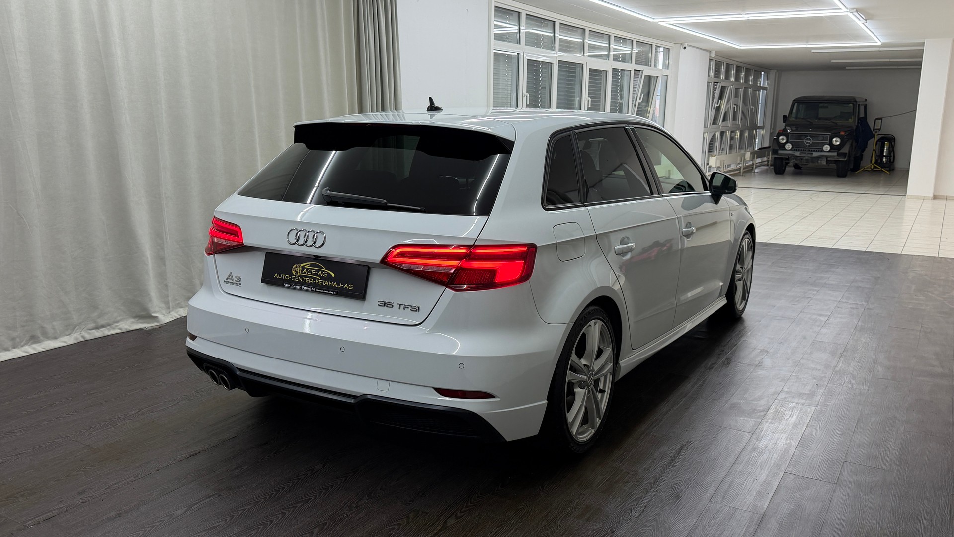AUDI A3 Sportback 1.5 TFSI S-tronic Sport-showroom-element-3