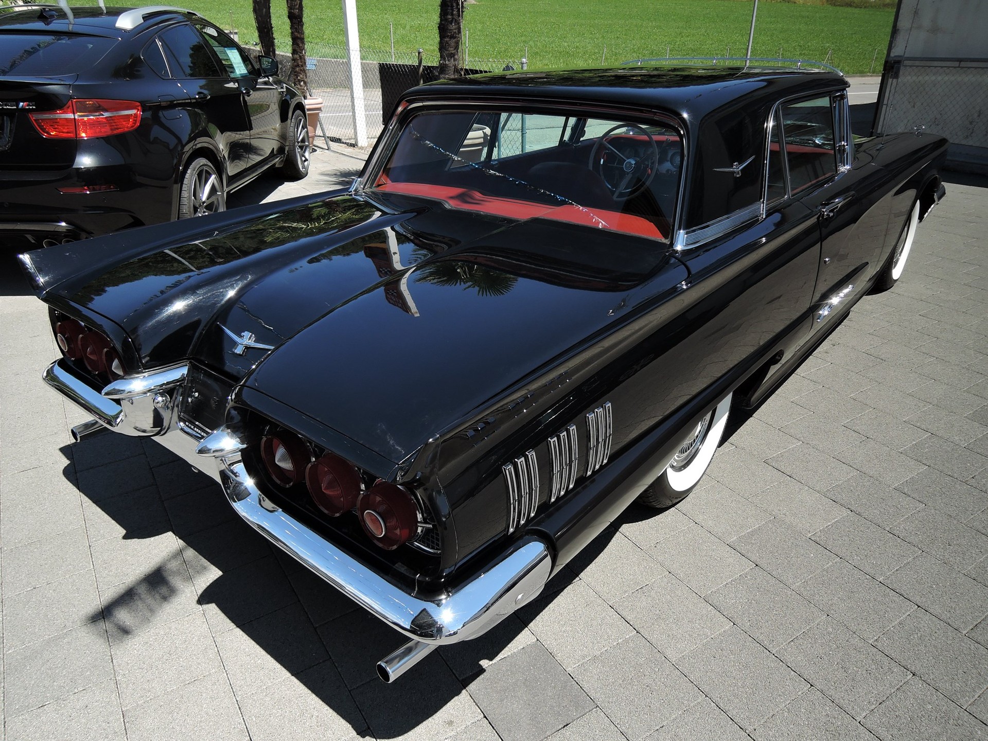 FORD Thunderbird Coupé-showroom-element-1