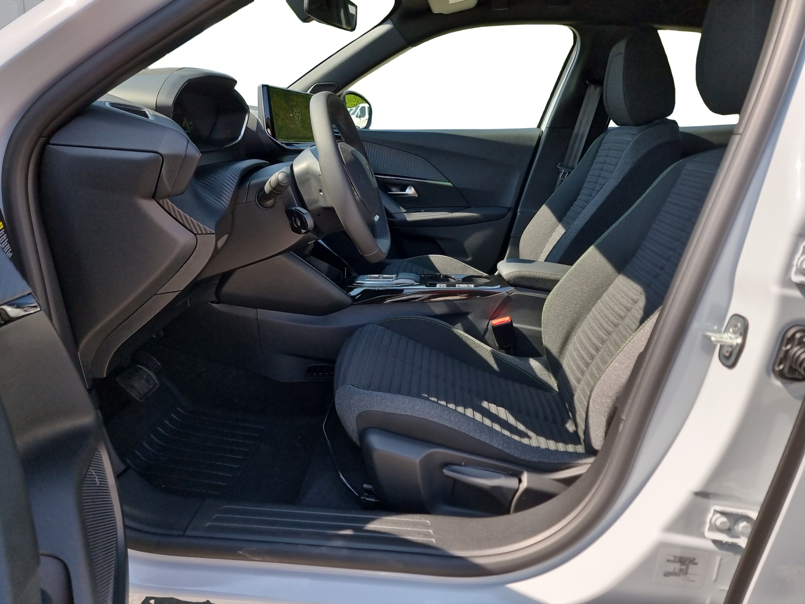 PEUGEOT 2008 156 e Active Active-image-8