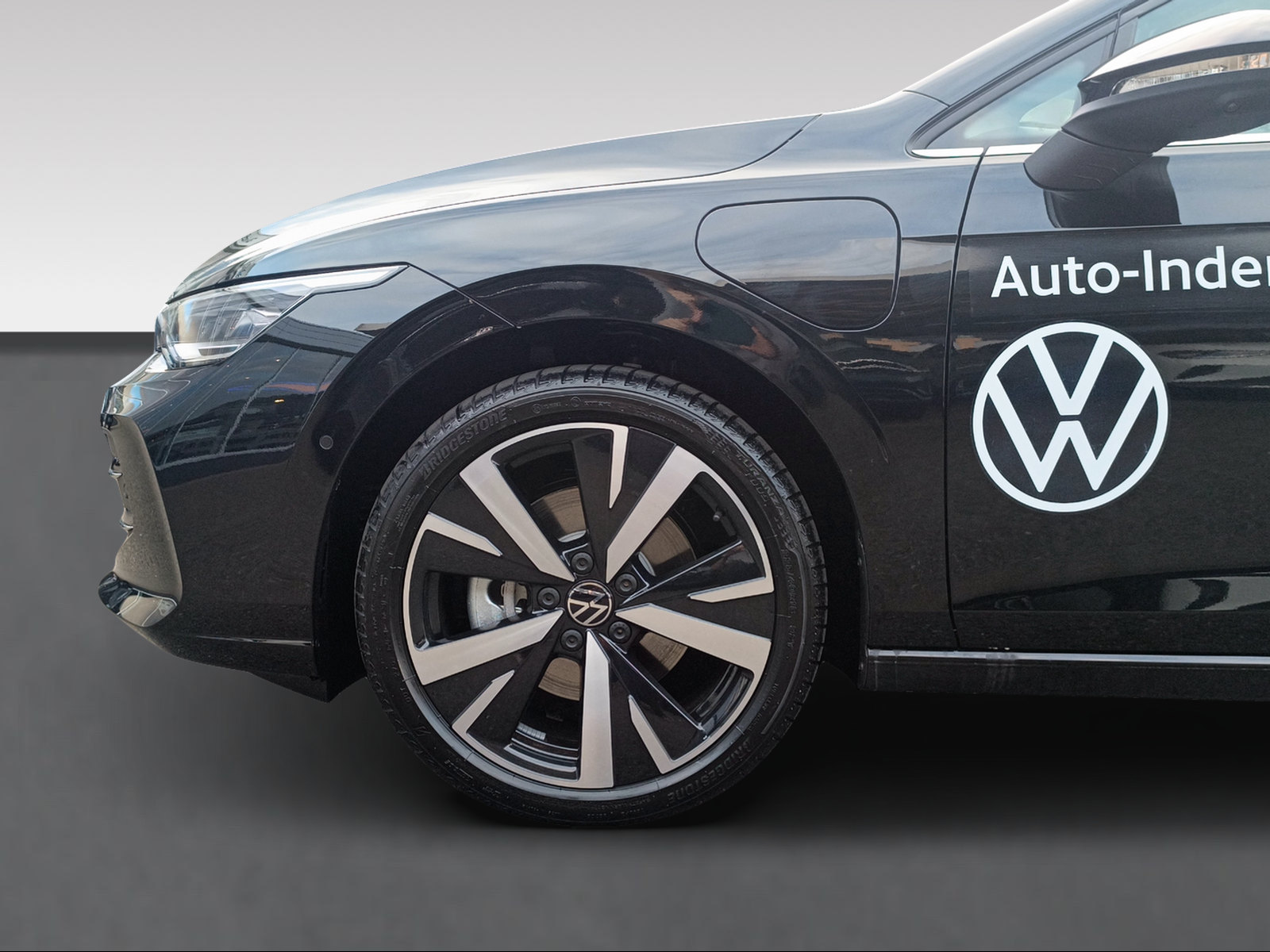 VW Golf 1.5 TSI PHEV Style-showroom-element-2