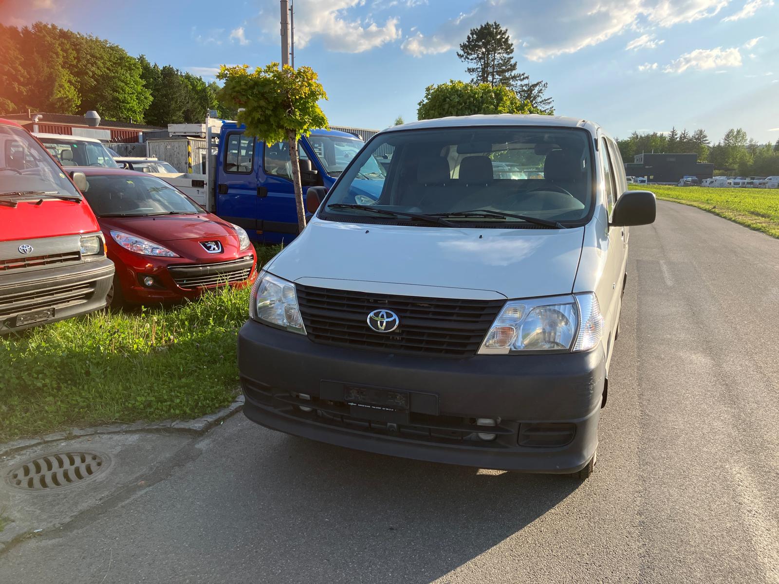 TOYOTA Hiace D-4D Kombi 4WD SWB-image-1