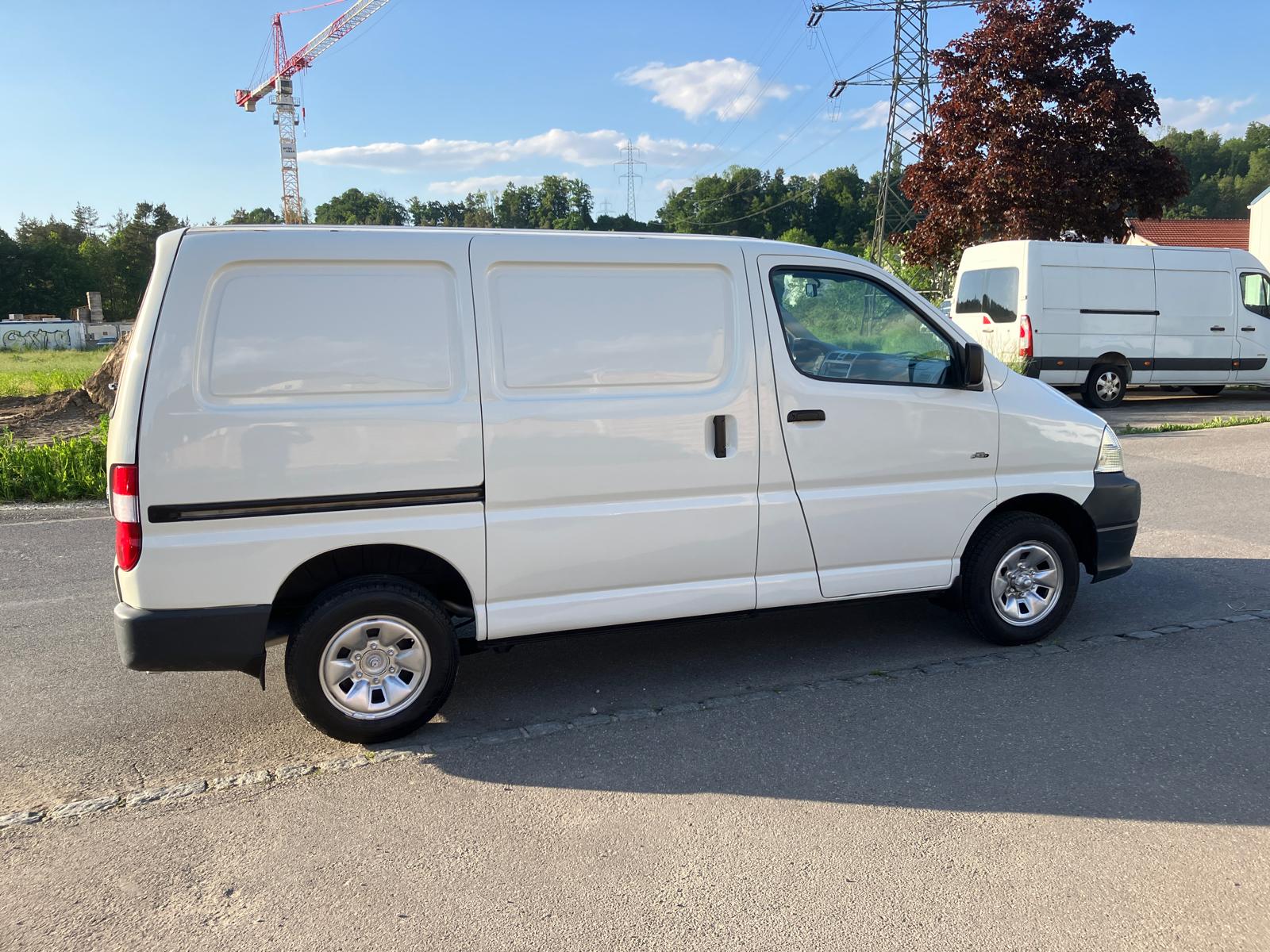 TOYOTA Hiace D-4D Kombi 4WD SWB
