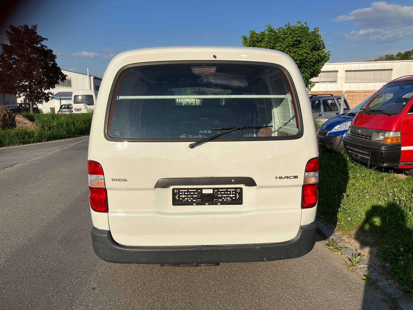 TOYOTA Hiace D-4D Kombi 4WD SWB-image-4