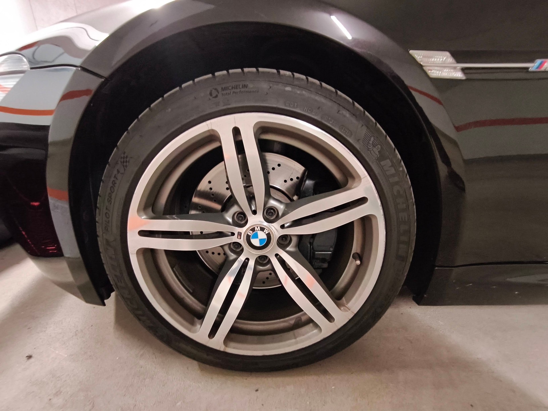 BMW M6-image-14