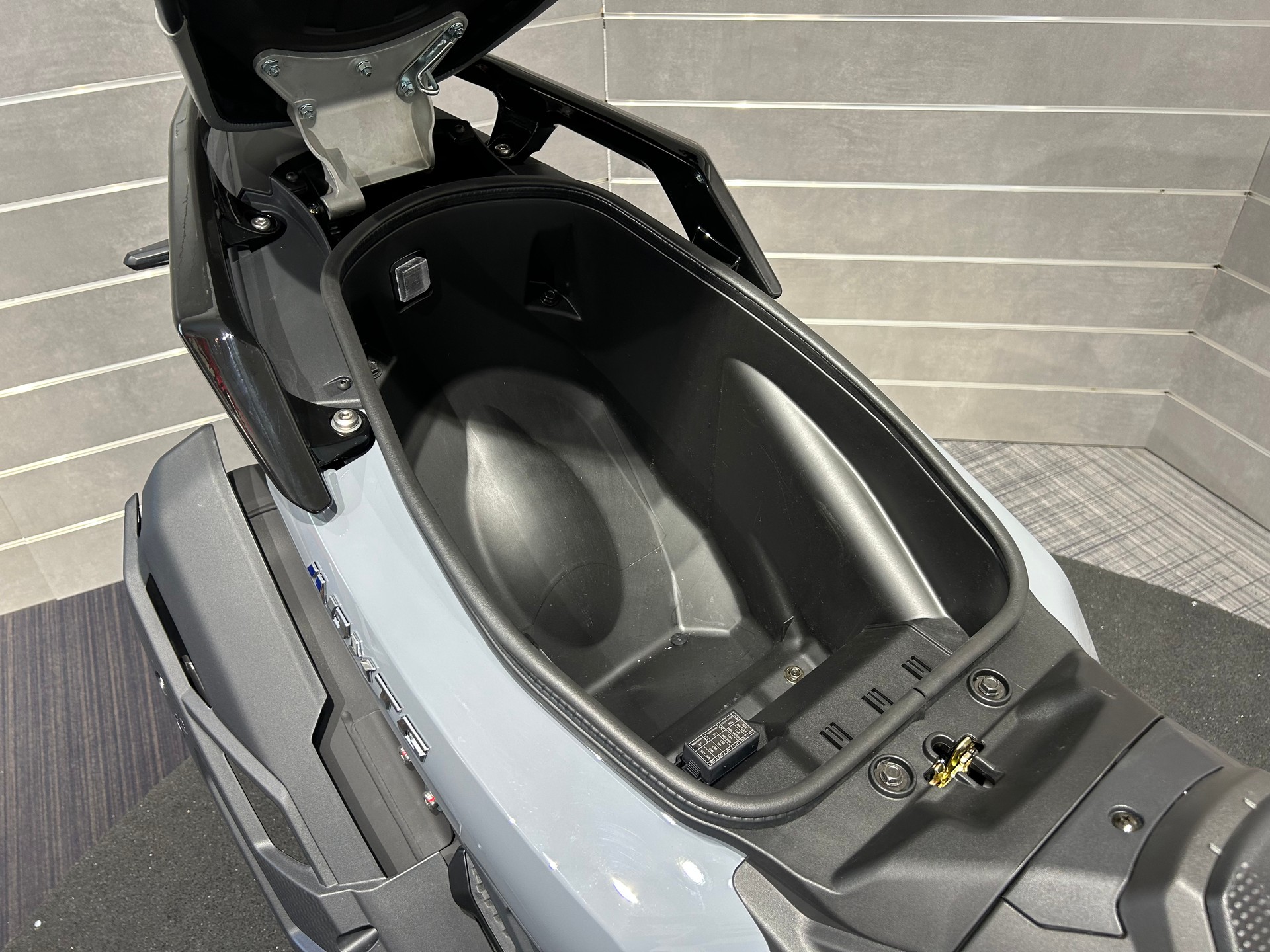 SYM ADXTG 400-image-10