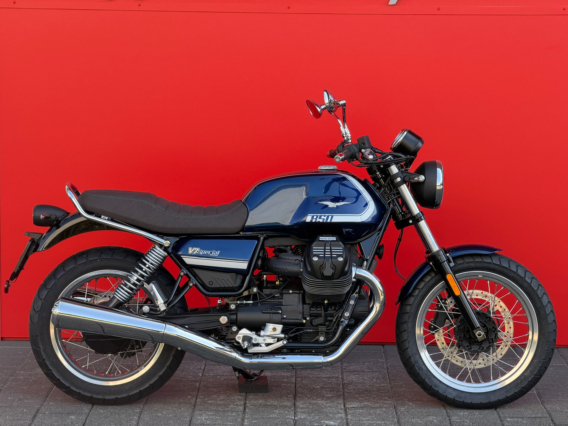 MOTO GUZZI V7 IV 850 Special-image-0
