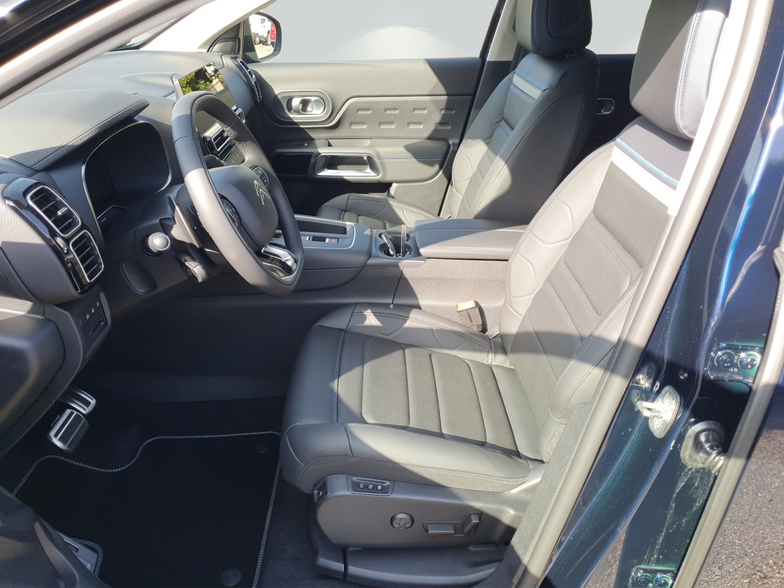 CITROEN C5 Aircross 1.6 Plug-in Hybrid Shine-image-7