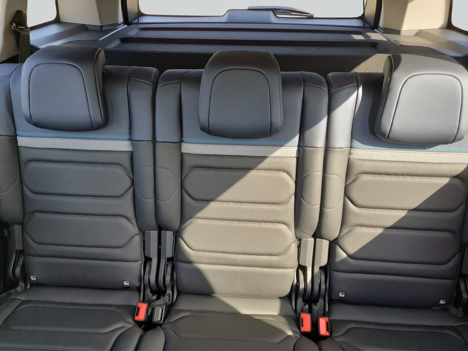 CITROEN C5 Aircross 1.6 Plug-in Hybrid Shine-image-8