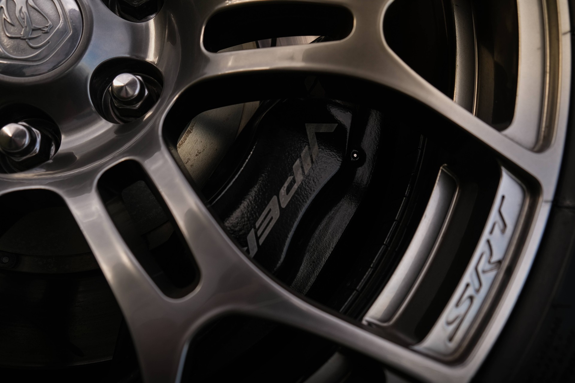 DODGE Viper SRT-image-7