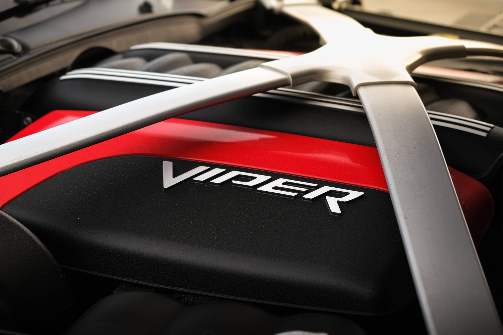 DODGE Viper SRT-image-11